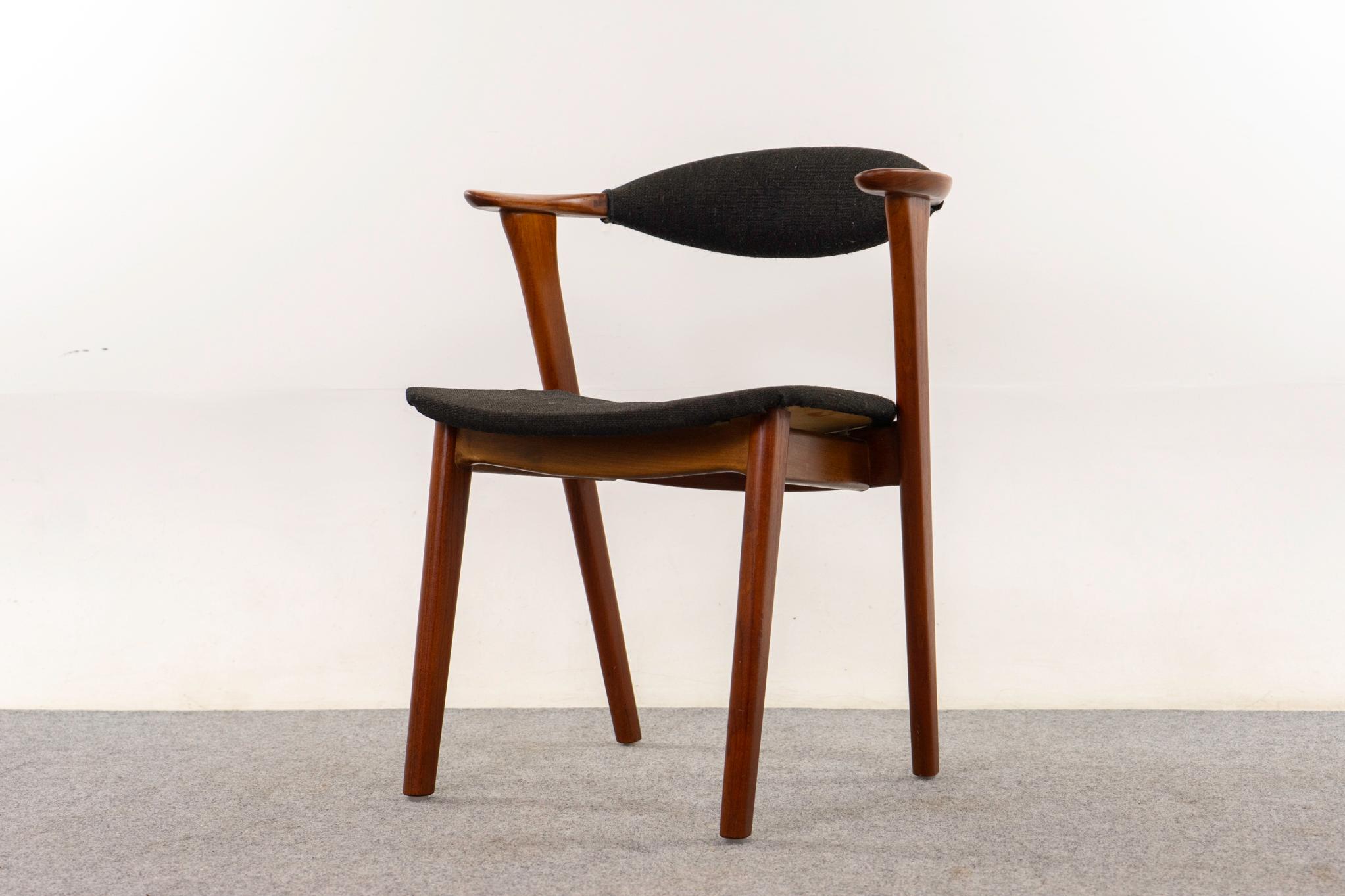 Metà XX secolo Poltrona danese di metà secolo in teak di Erik Kierkegaard in vendita