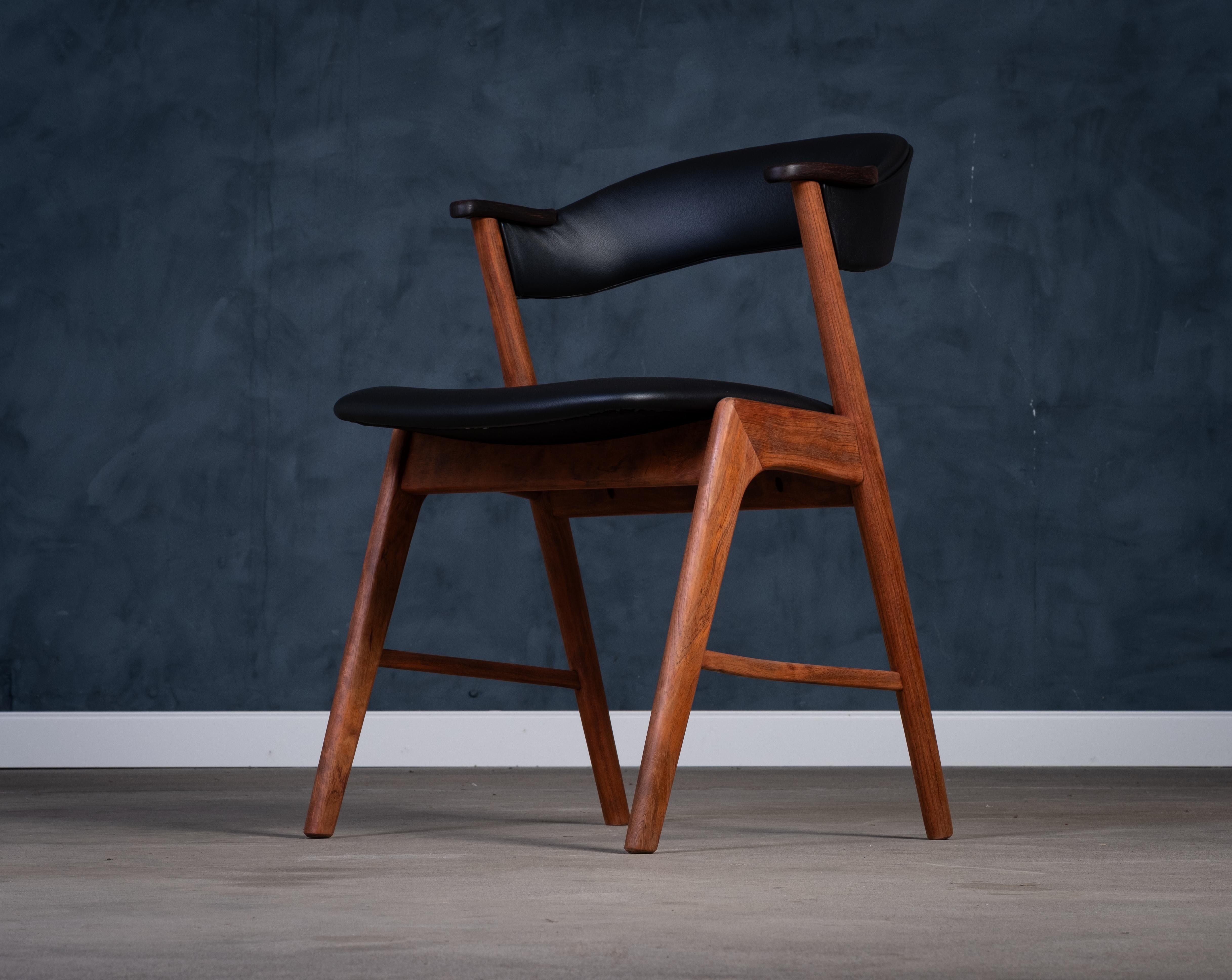 Mid-Century moderno Poltrona danese di metà secolo in teak di Korup Stolefabrik, anni '60 in vendita