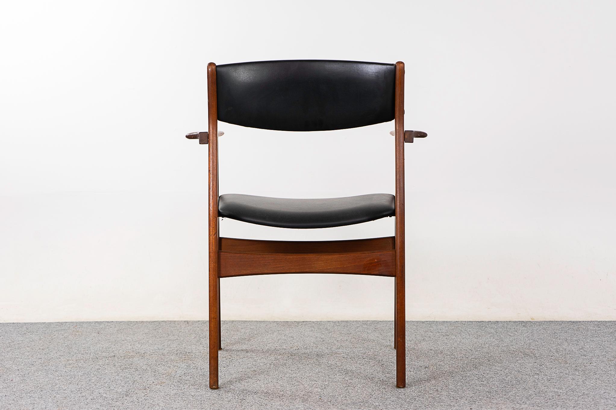 Dänischer Teakholz-Sessel aus der Jahrhundertmitte im Angebot 5