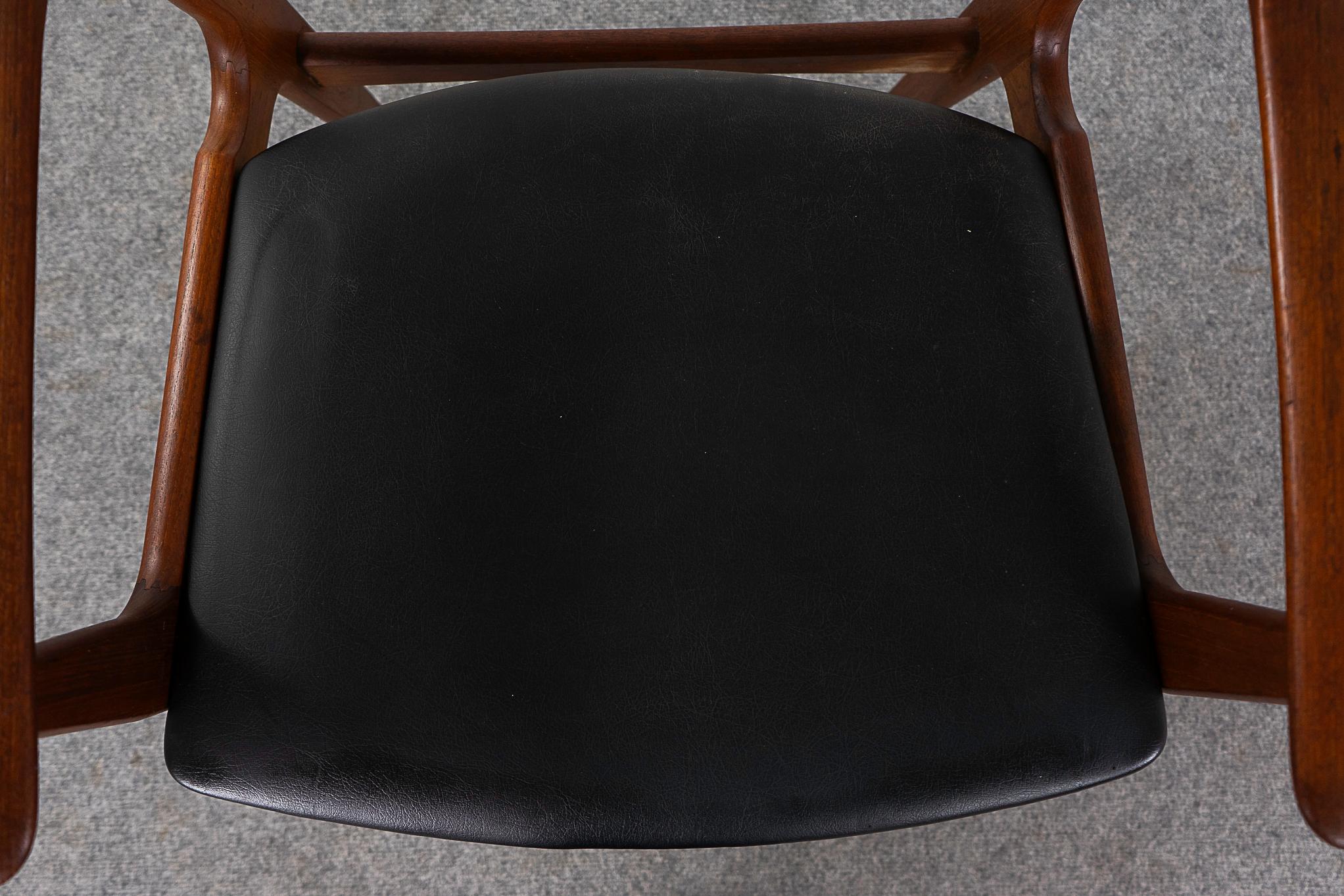Dänischer Teakholz-Sessel aus der Jahrhundertmitte im Angebot 2