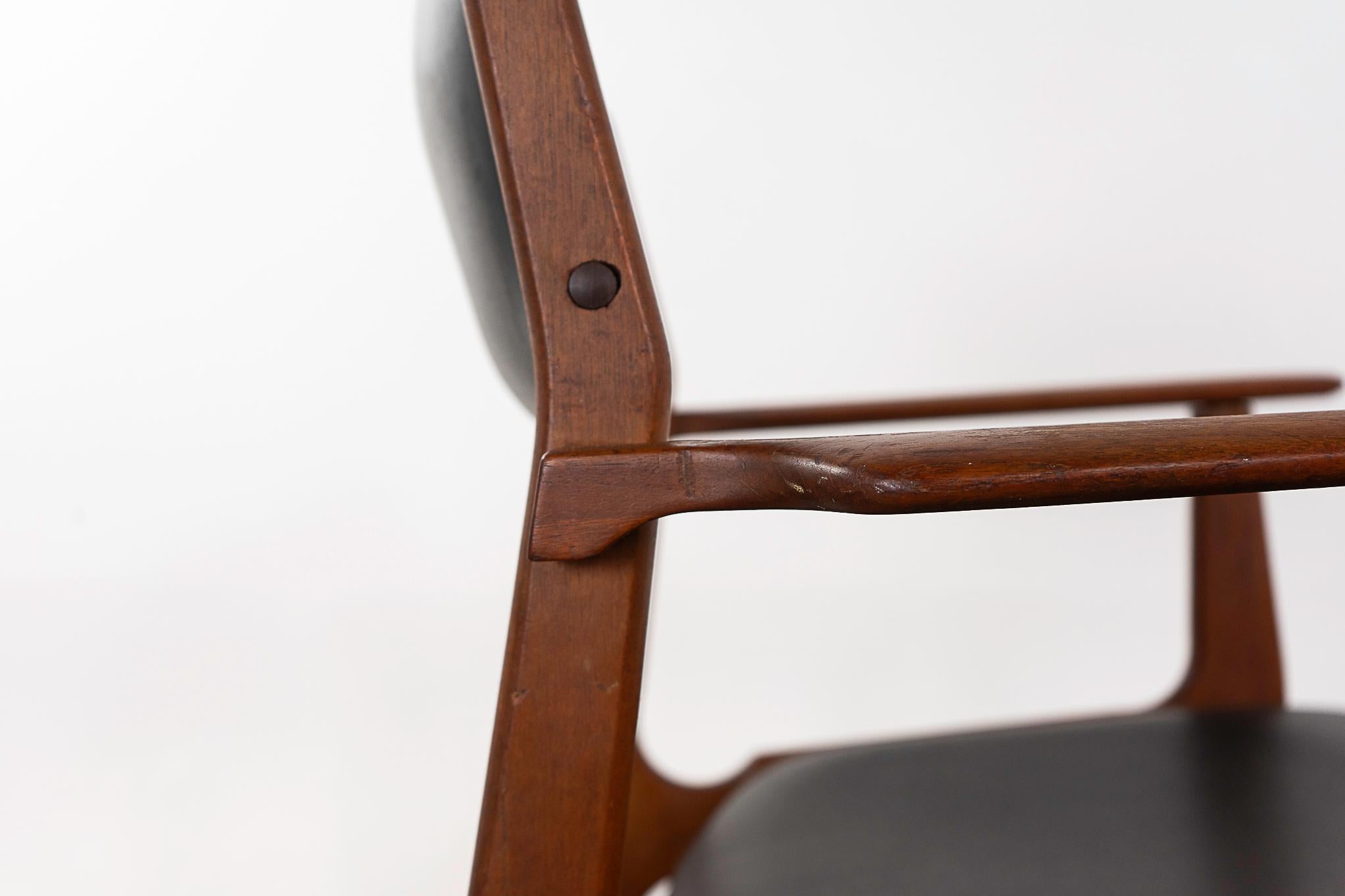 Dänischer Teakholz-Sessel aus der Jahrhundertmitte im Angebot 4