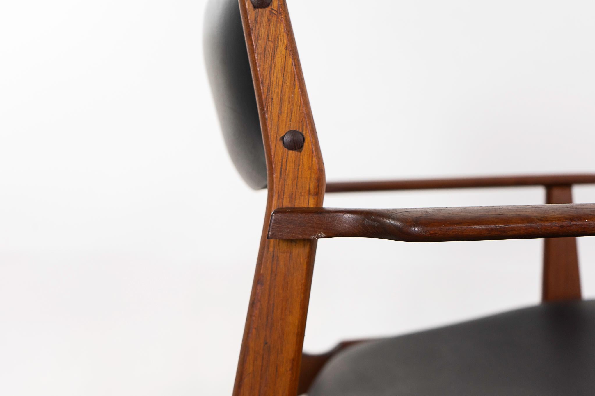 Danish Mid-Century Teak Armchair For Sale 4