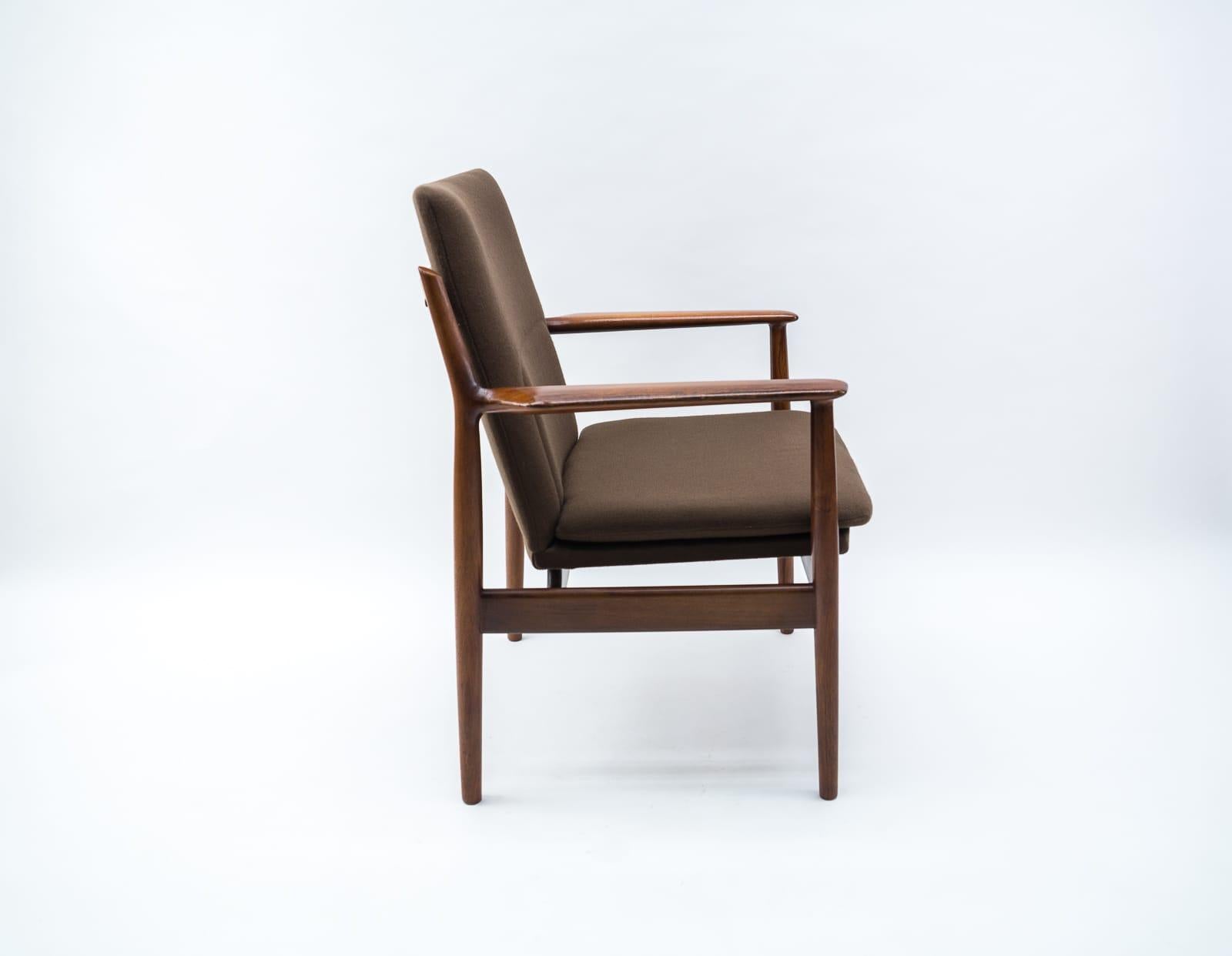 Mid-20th Century Danish Mid Century Teak Armrest Dining Chair, Model 431 by Arne Vodder, Sibast For Sale