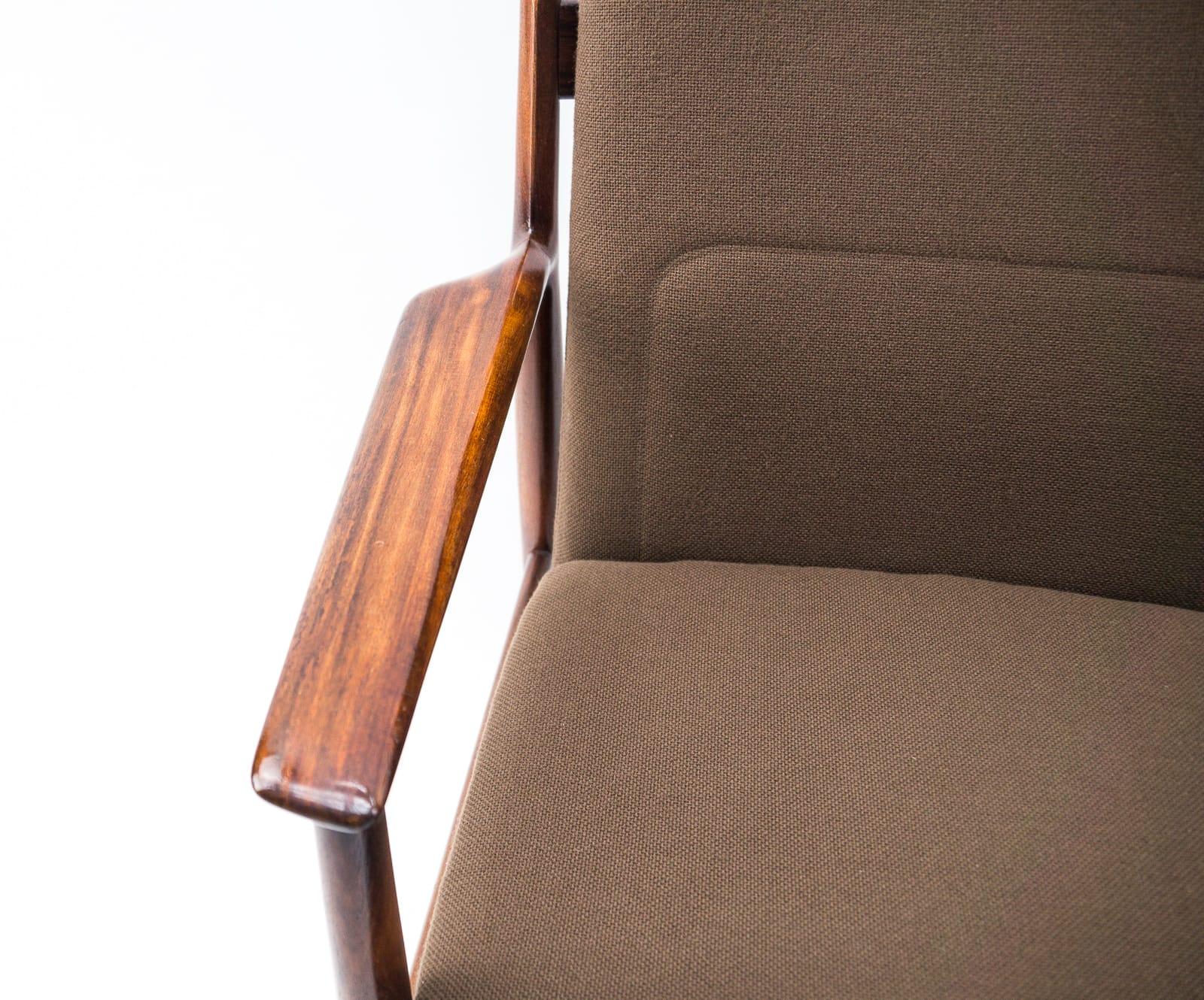 Danish Mid Century Teak Armrest Dining Chair, Model 431 by Arne Vodder, Sibast For Sale 3