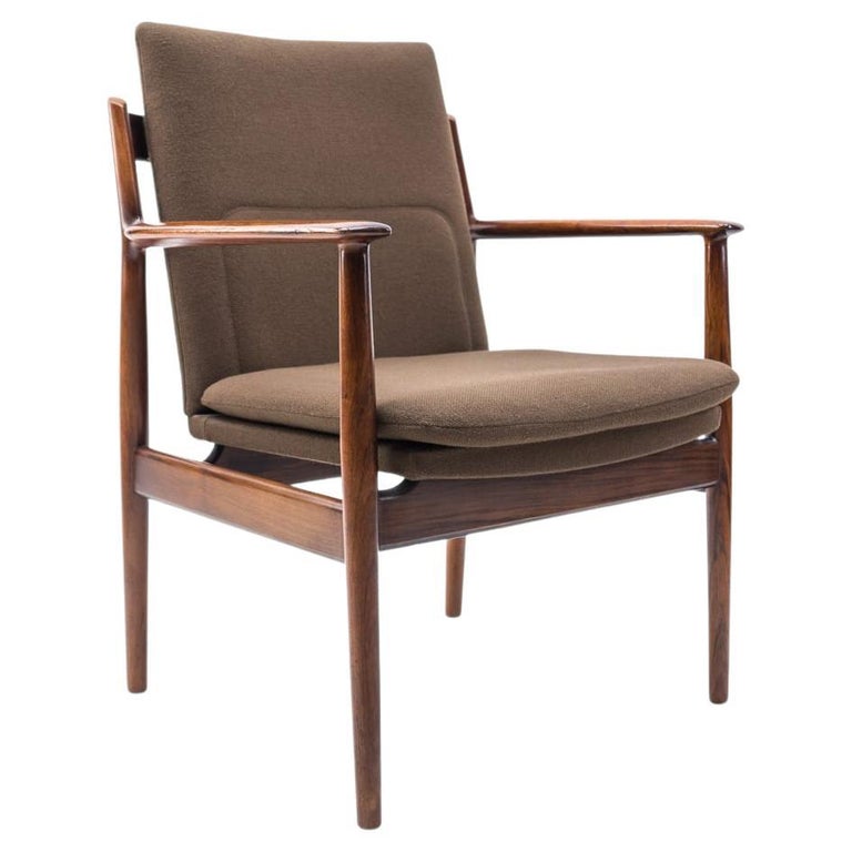 Danish Mid Century Teak Armrest Dining Chair, Model 431 by Arne Vodder