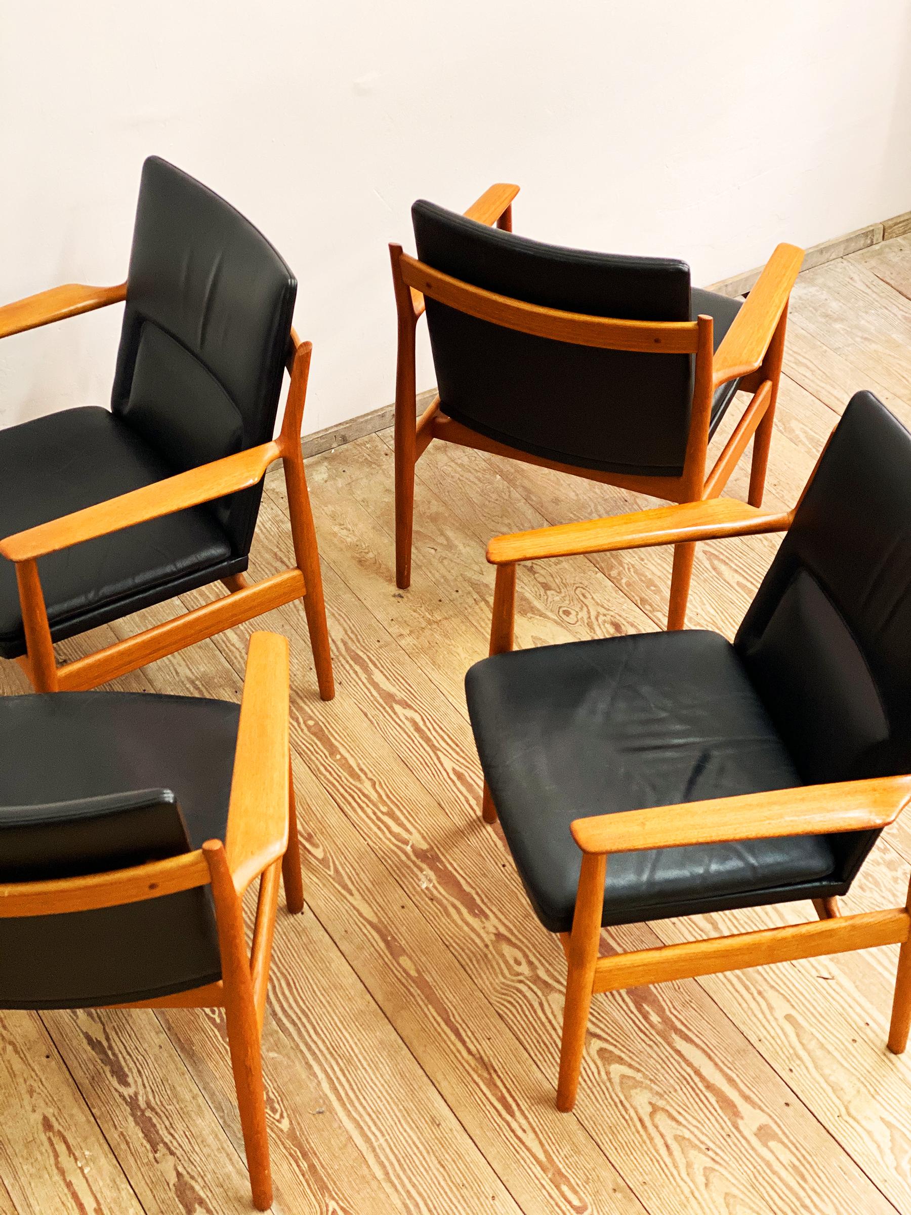 Mid-20th Century Danish Mid Century Teak Armrest Dining Chairs, Model 431 by Arne Vodder, Sibast