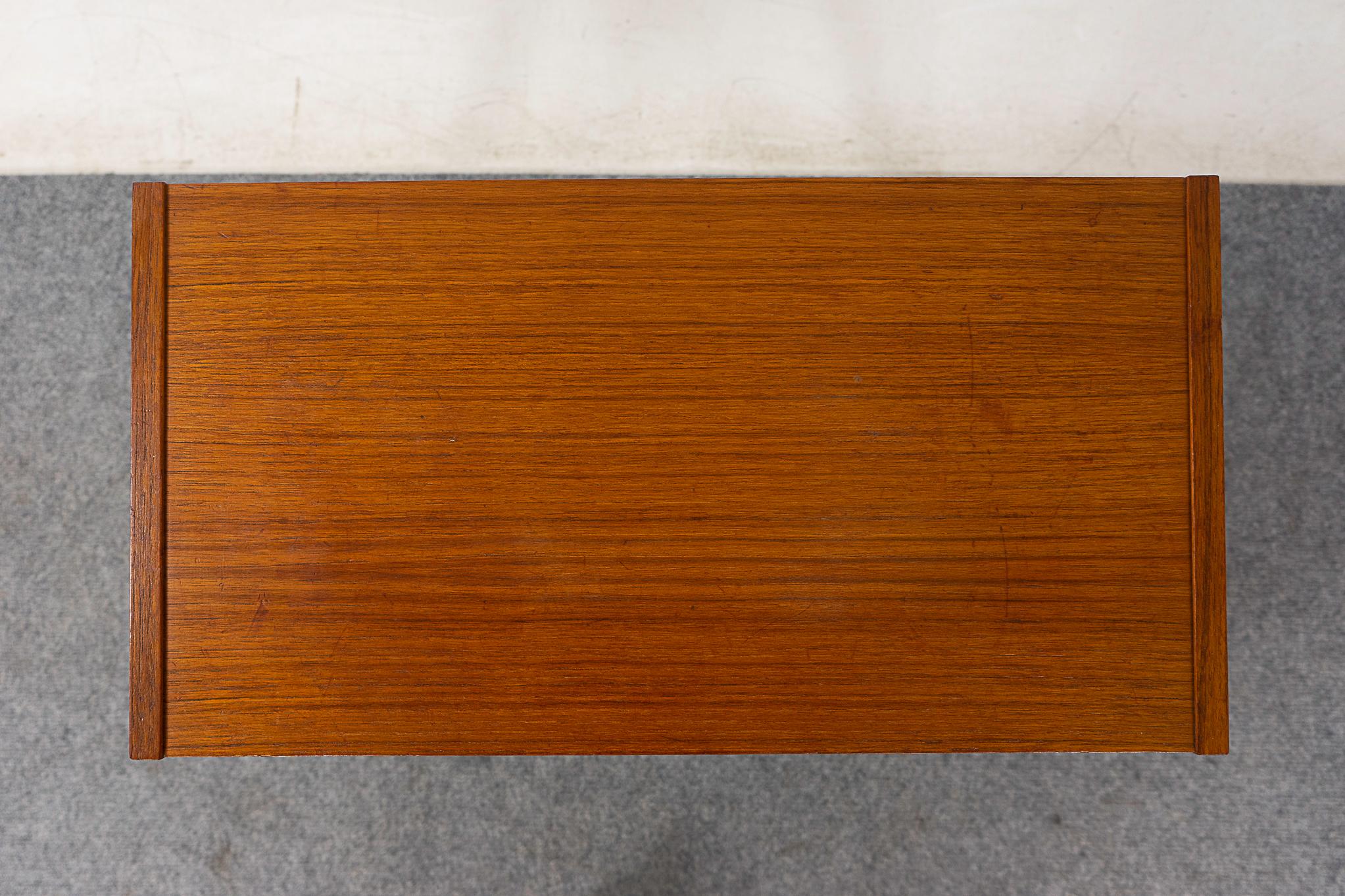 Danish Mid-Century Teak Bedside Table In Good Condition For Sale In VANCOUVER, CA