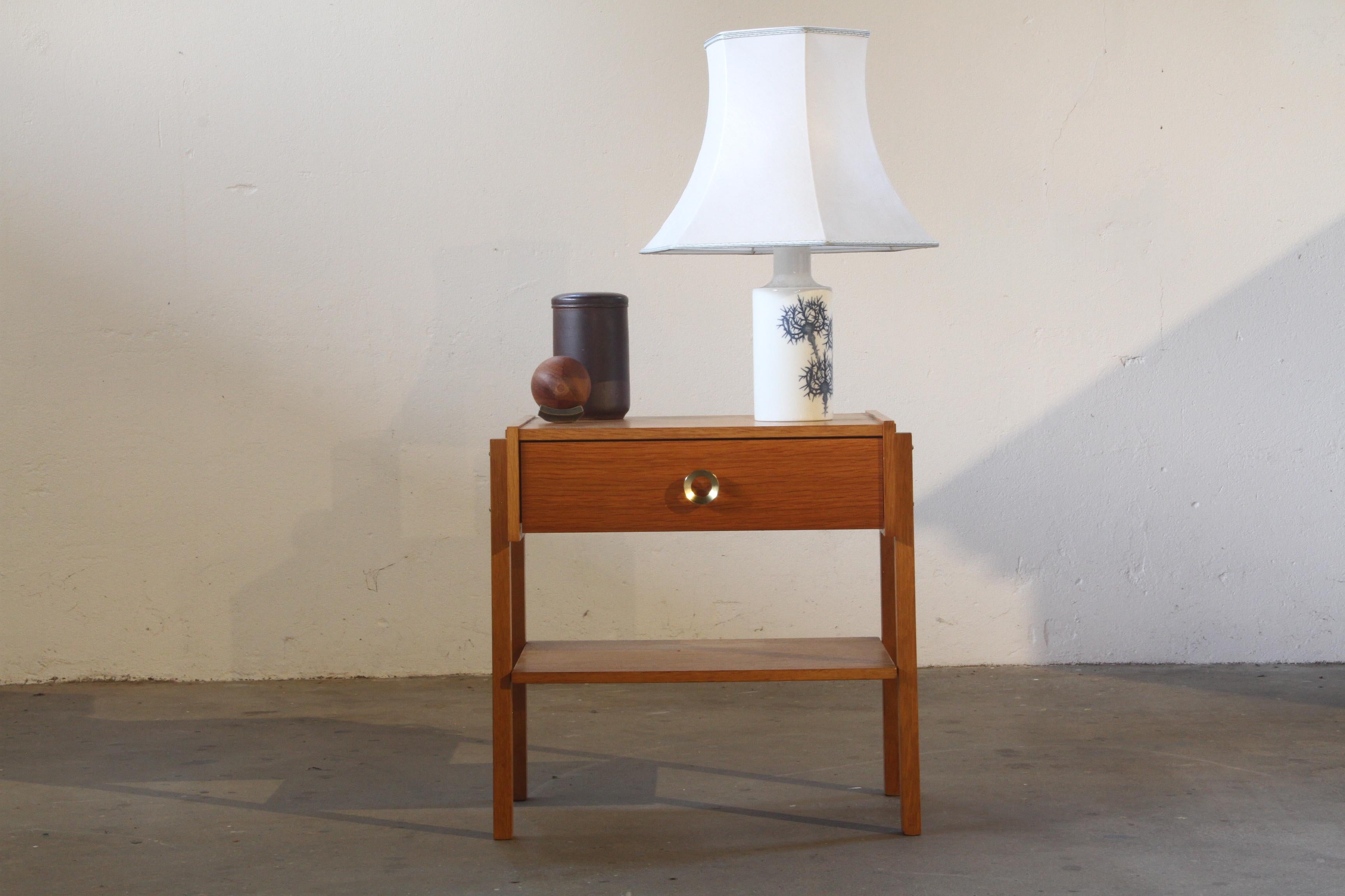 Dänischer Nachttisch aus Teakholz aus der Mitte des Jahrhunderts, 1960er Jahre im Angebot 10