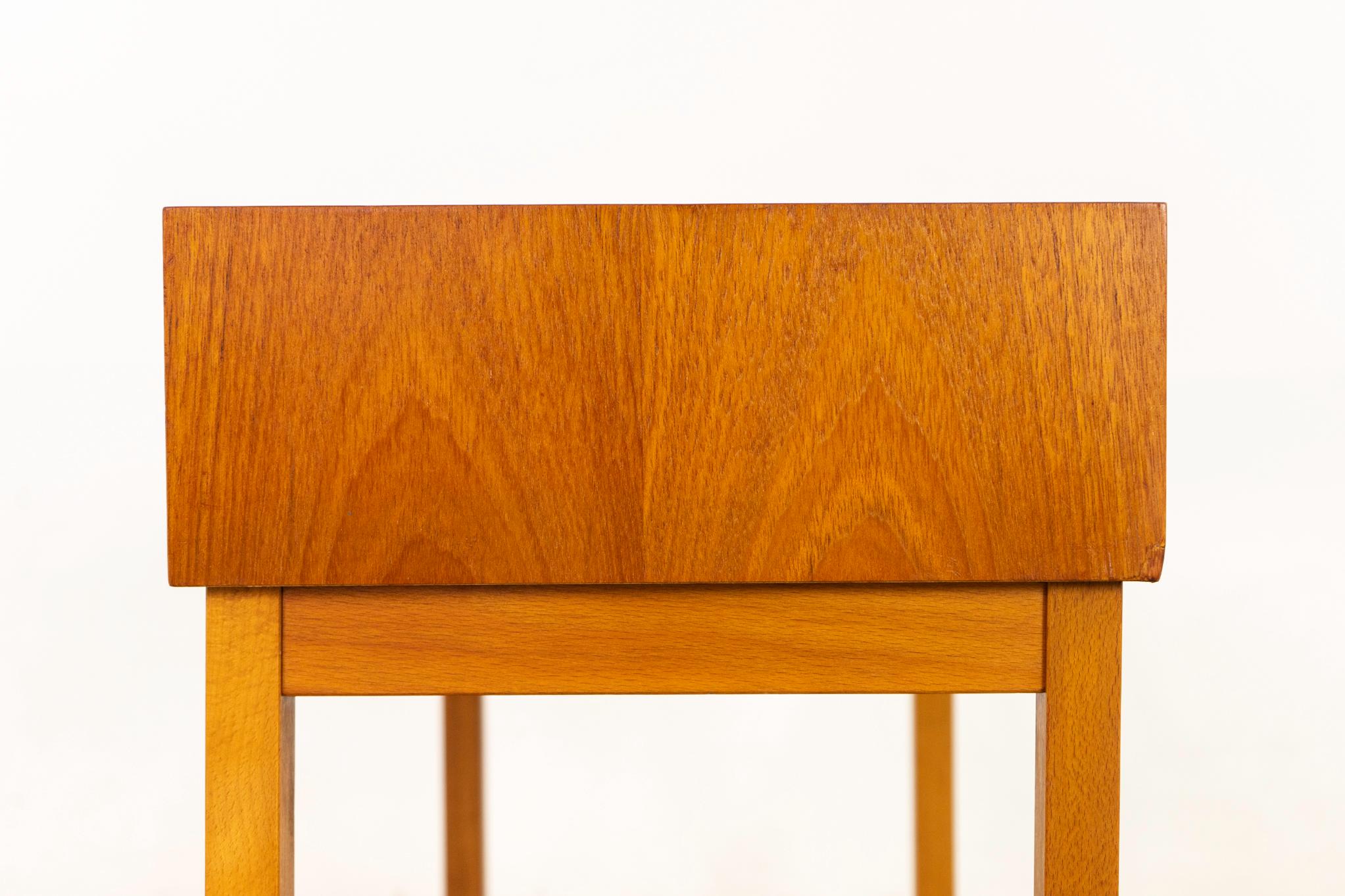 Dänische Mid-Century-Bank aus Teak und Buche im Angebot 3