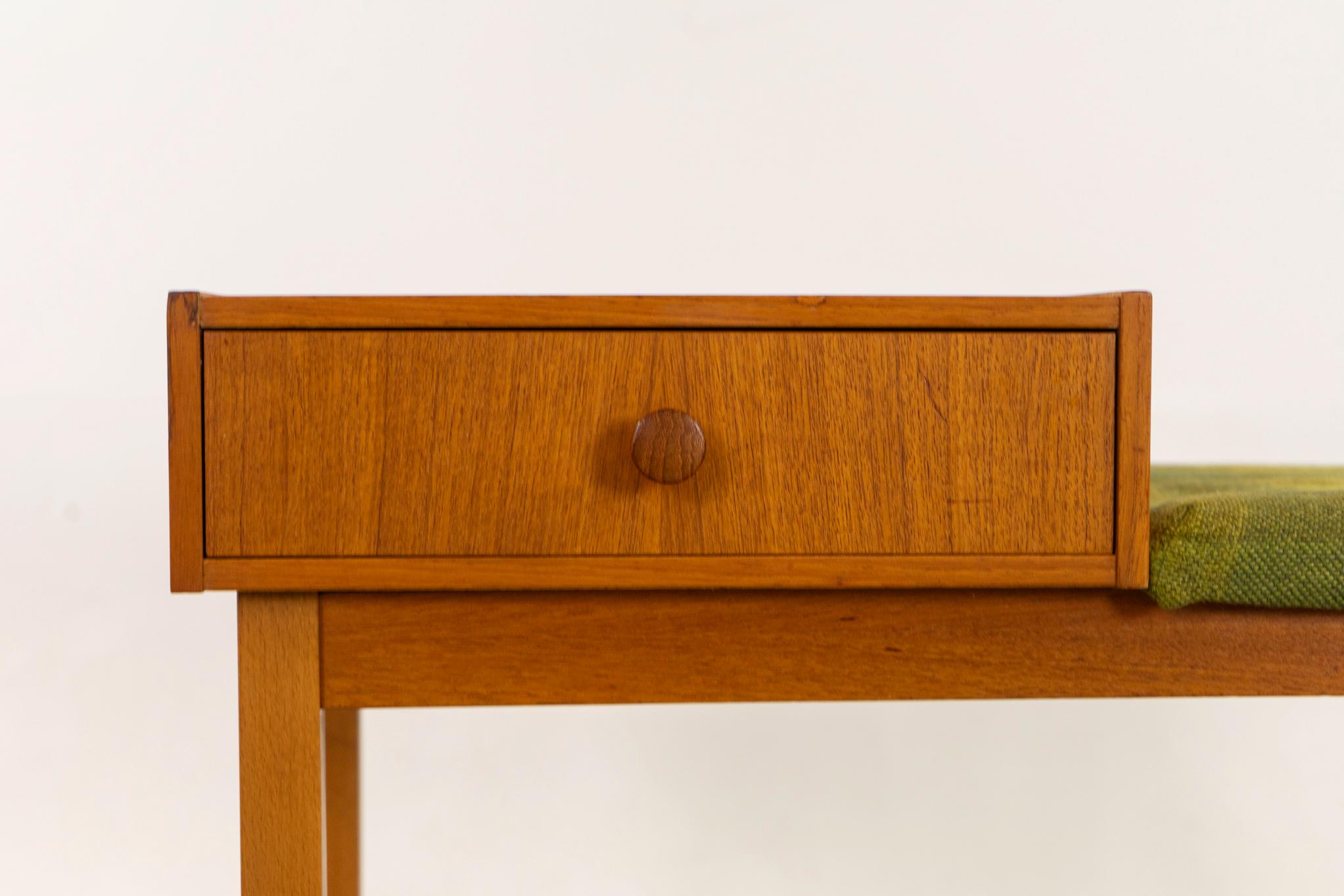 Dänische Mid-Century-Bank aus Teak und Buche (Skandinavische Moderne) im Angebot