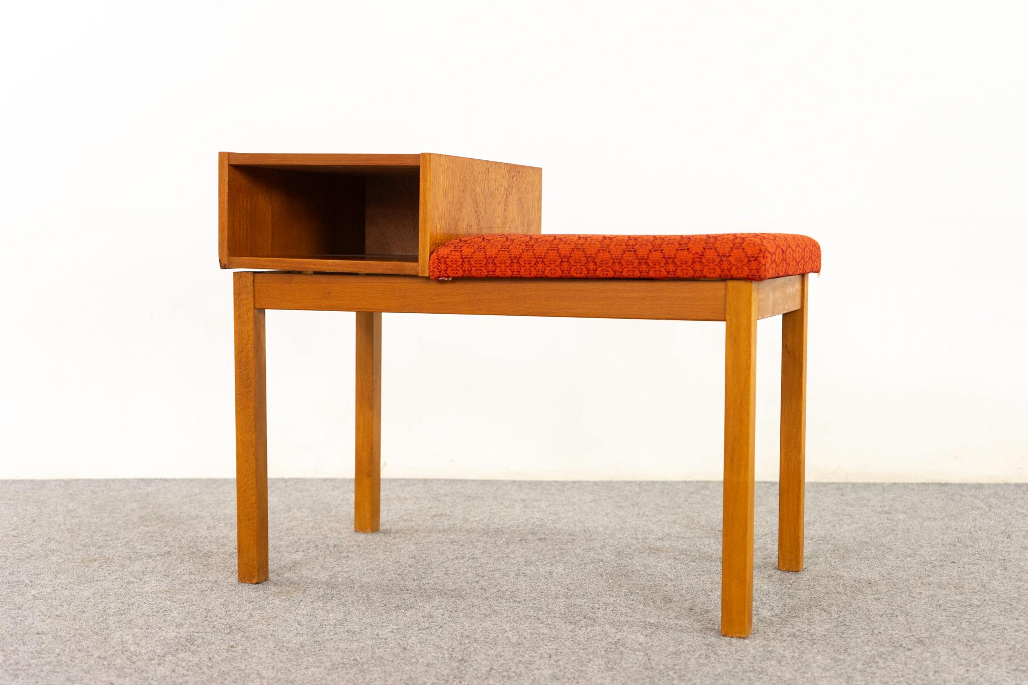 Dänische Mid-Century-Bank aus Teak und Buche im Zustand „Gut“ im Angebot in VANCOUVER, CA