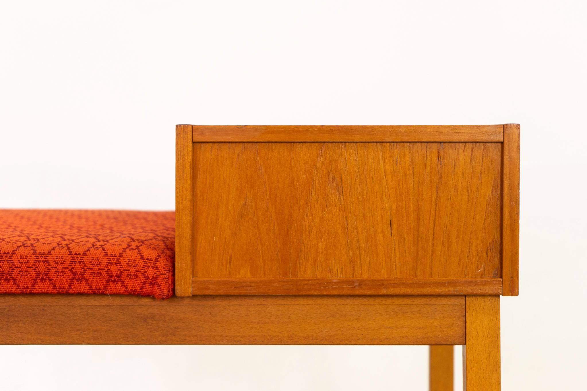 Dänische Mid-Century-Bank aus Teak und Buche im Angebot 1