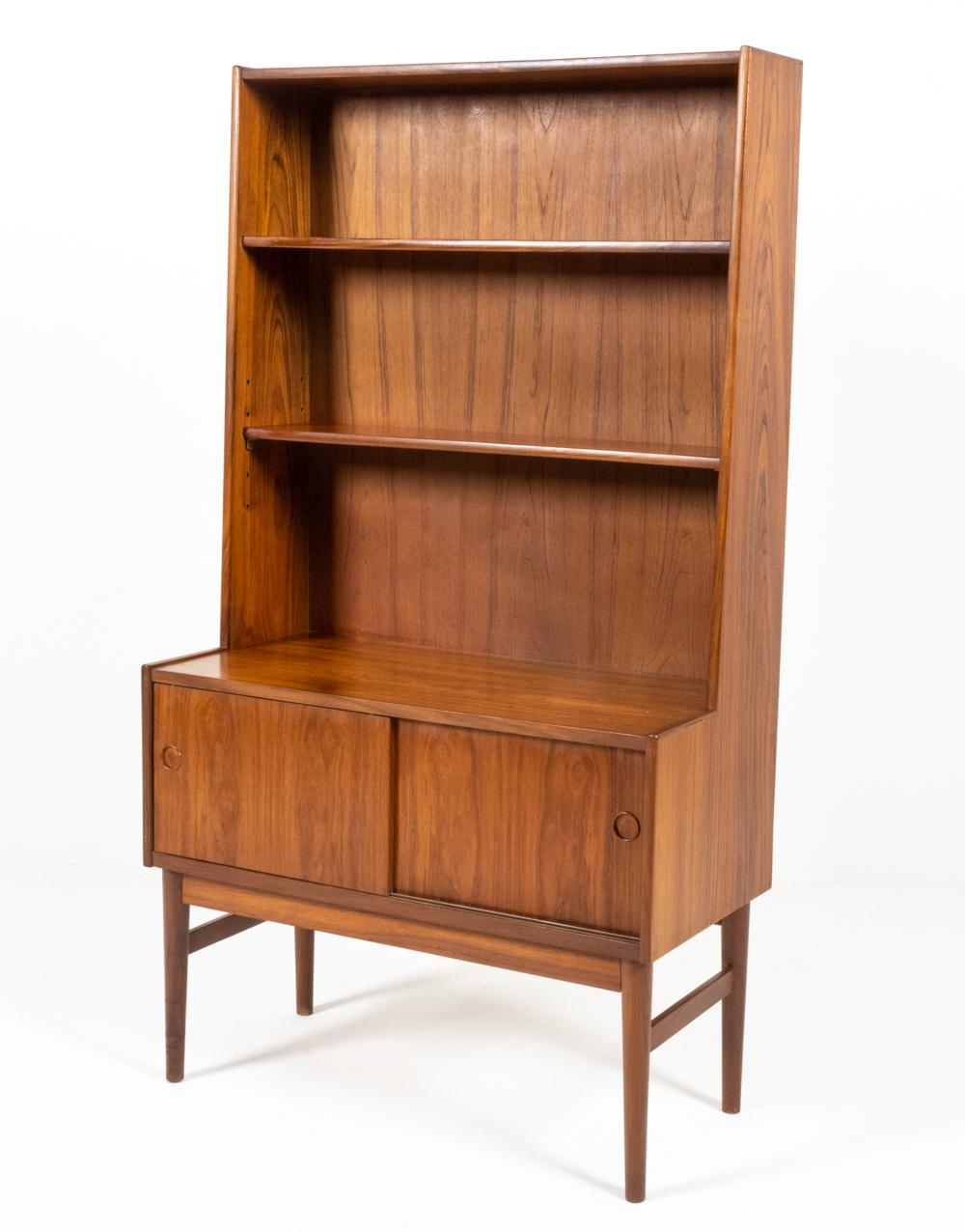 Danish Midcentury Teak Bookcase by Fa.Møbler i Gården In Good Condition In Norwalk, CT