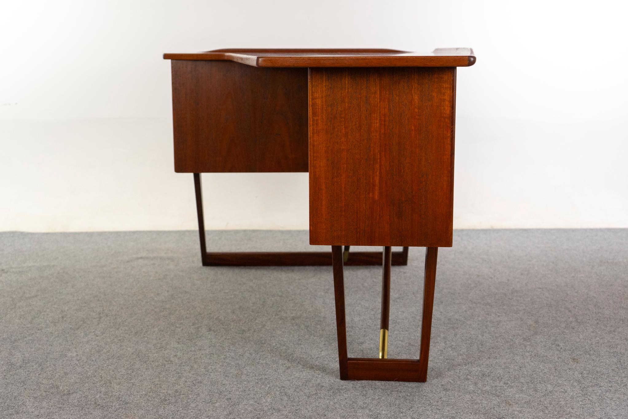 Danish Mid-Century Teak Boomerang Desk by Peter Lovig Nielsen For Sale 5