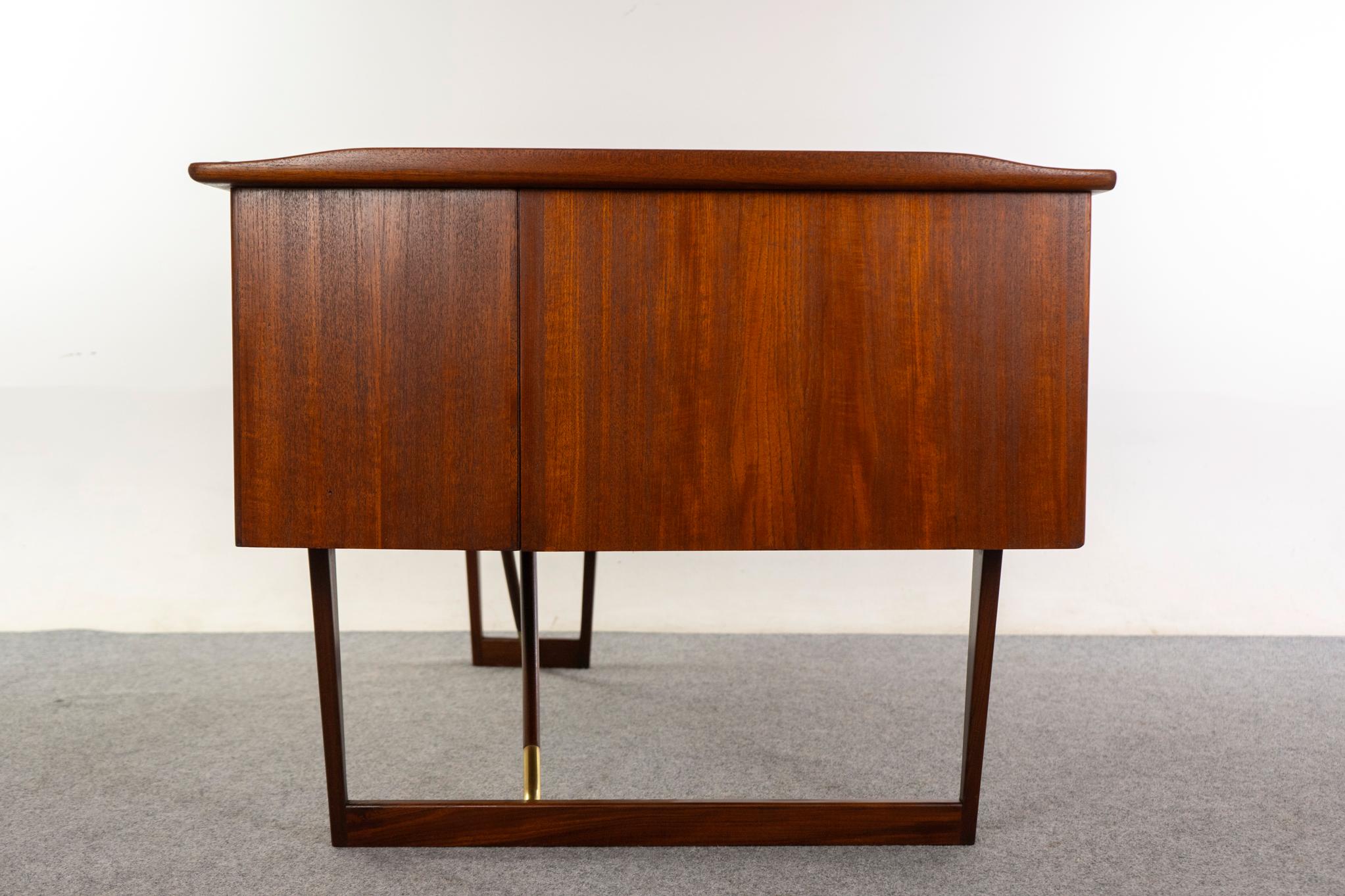 Danish Mid-Century Teak Boomerang Desk by Peter Lovig Nielsen For Sale 8