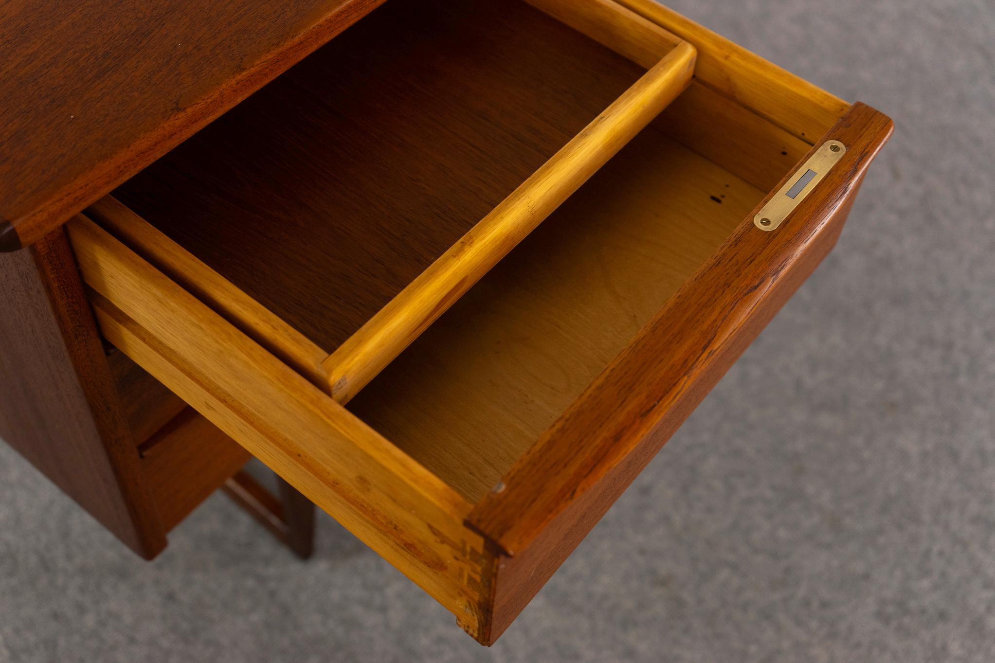 Danish Mid-Century Teak Boomerang Desk by Peter Lovig Nielsen For Sale 1