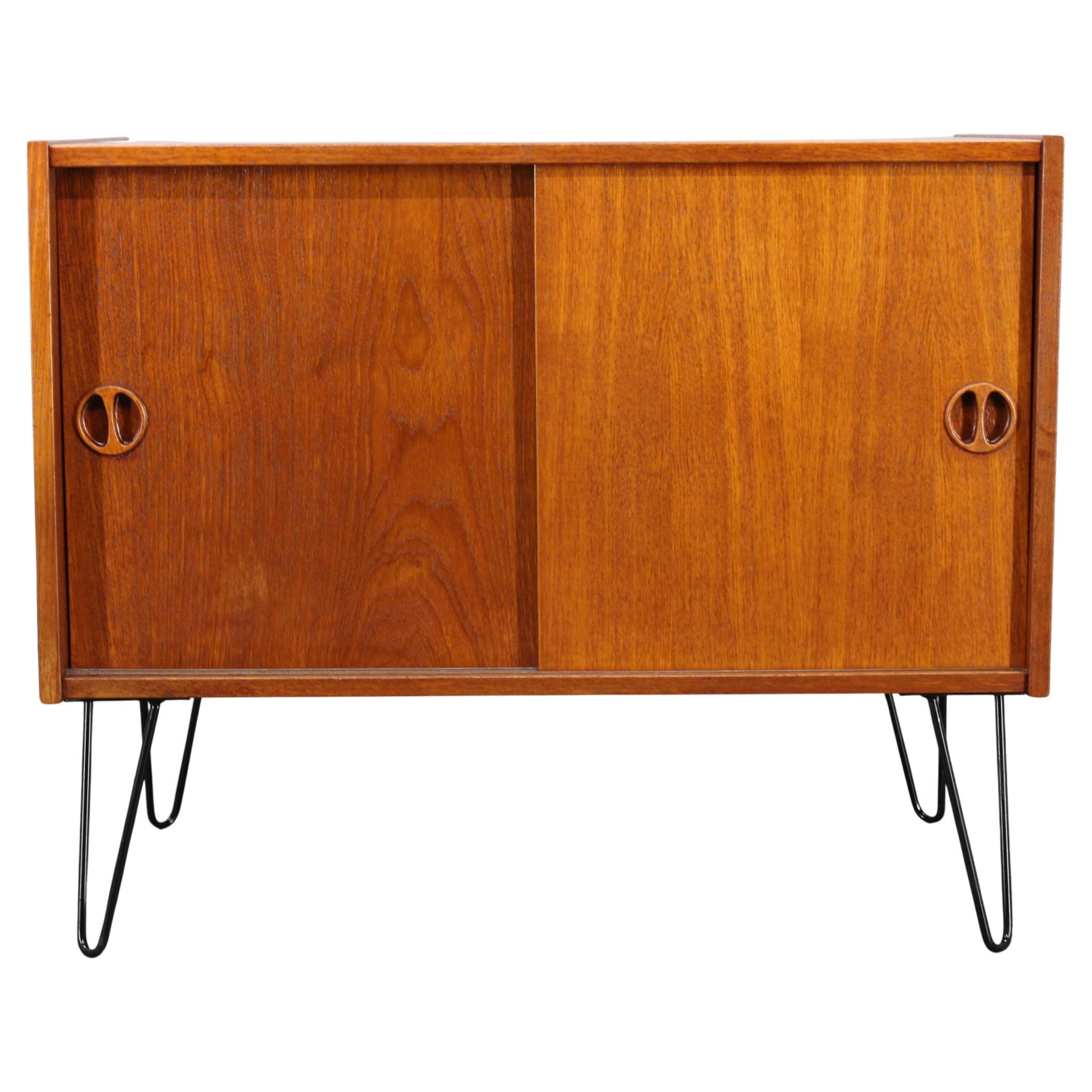 Danish Mid-Century Teak Cabinet with Sliding Doors, Refurbished, 1960s en vente