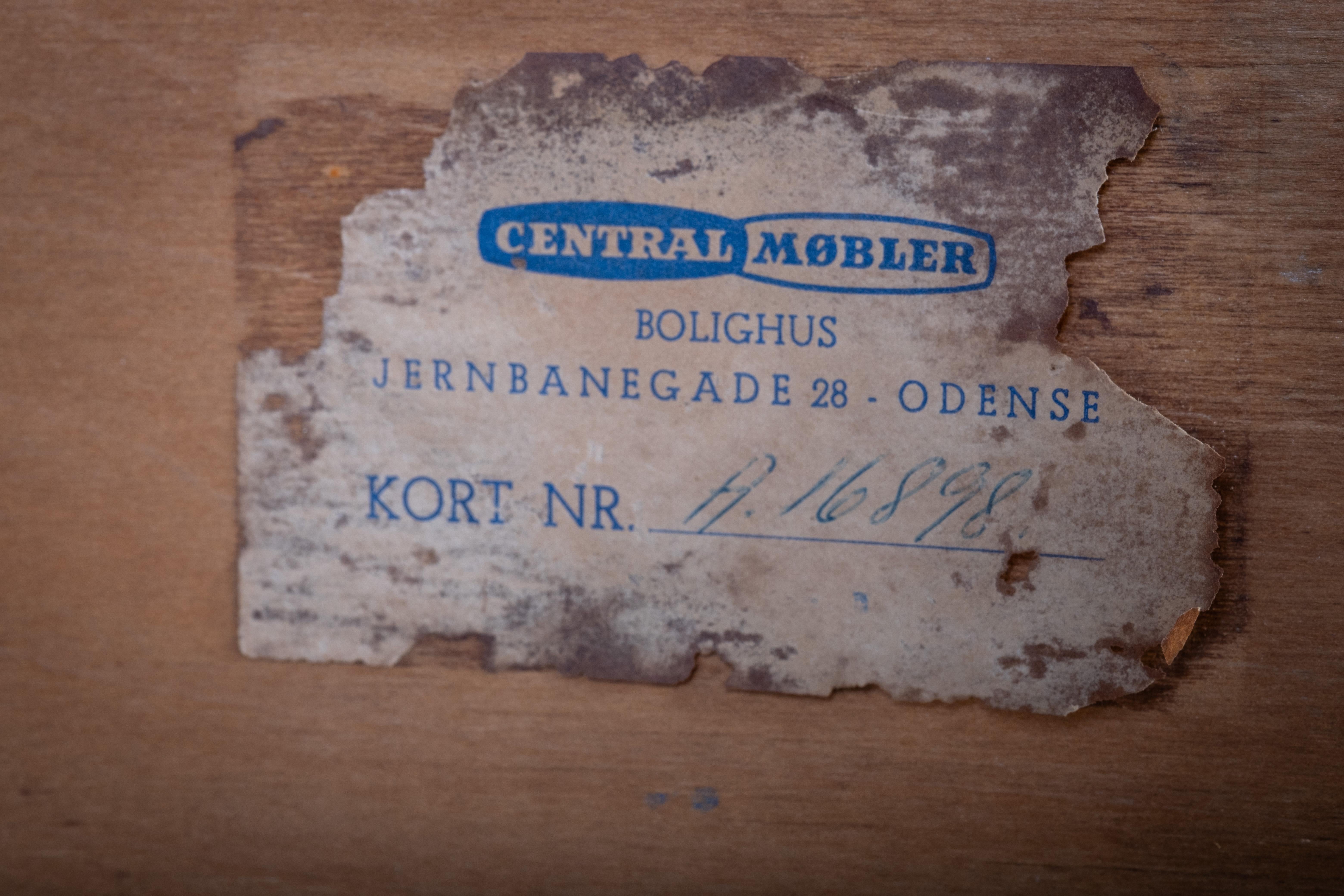 Scrivania in teak danese di metà secolo, anni '60 in vendita 3