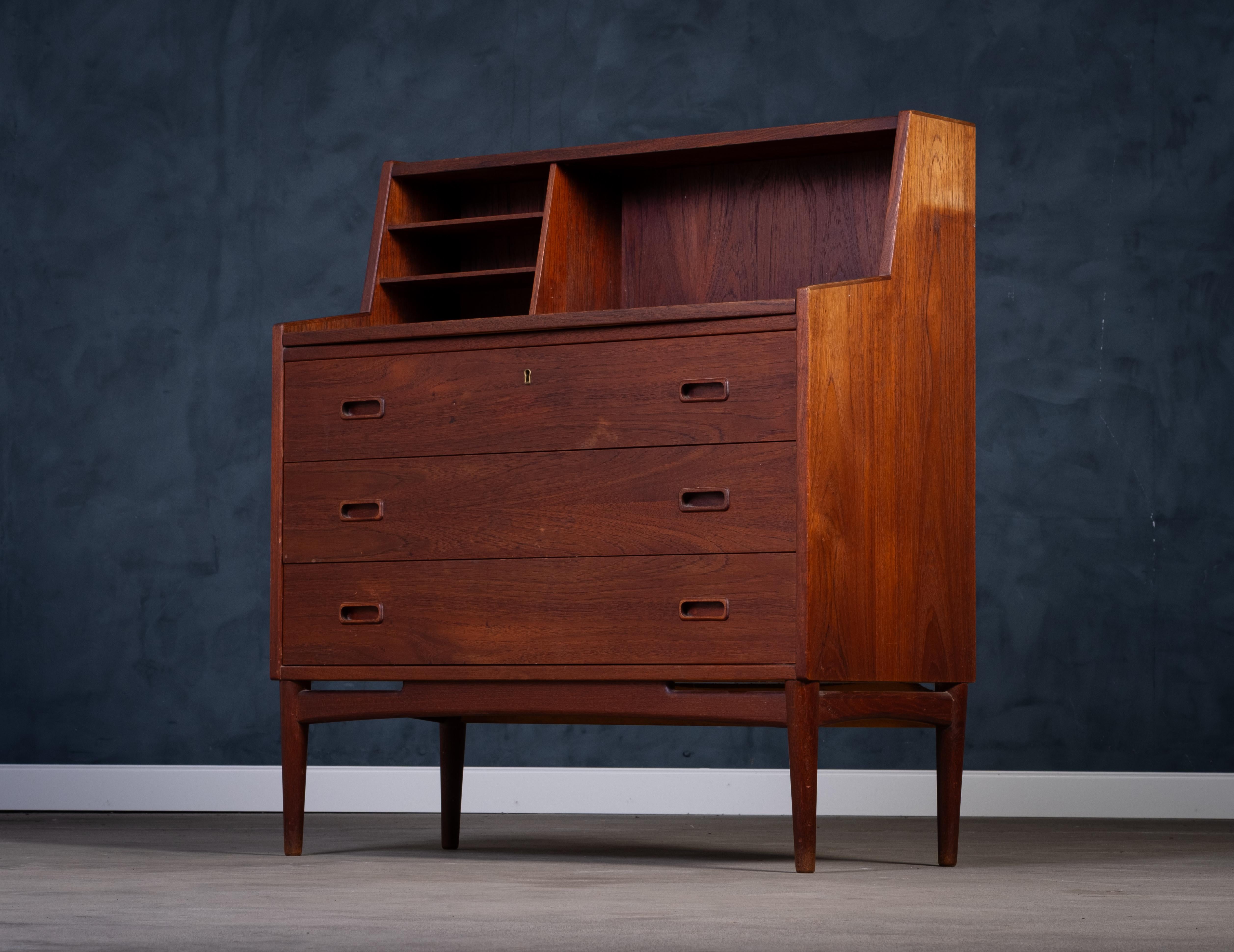 Mid-Century moderno Scrivania in teak danese di metà secolo, anni '60 in vendita
