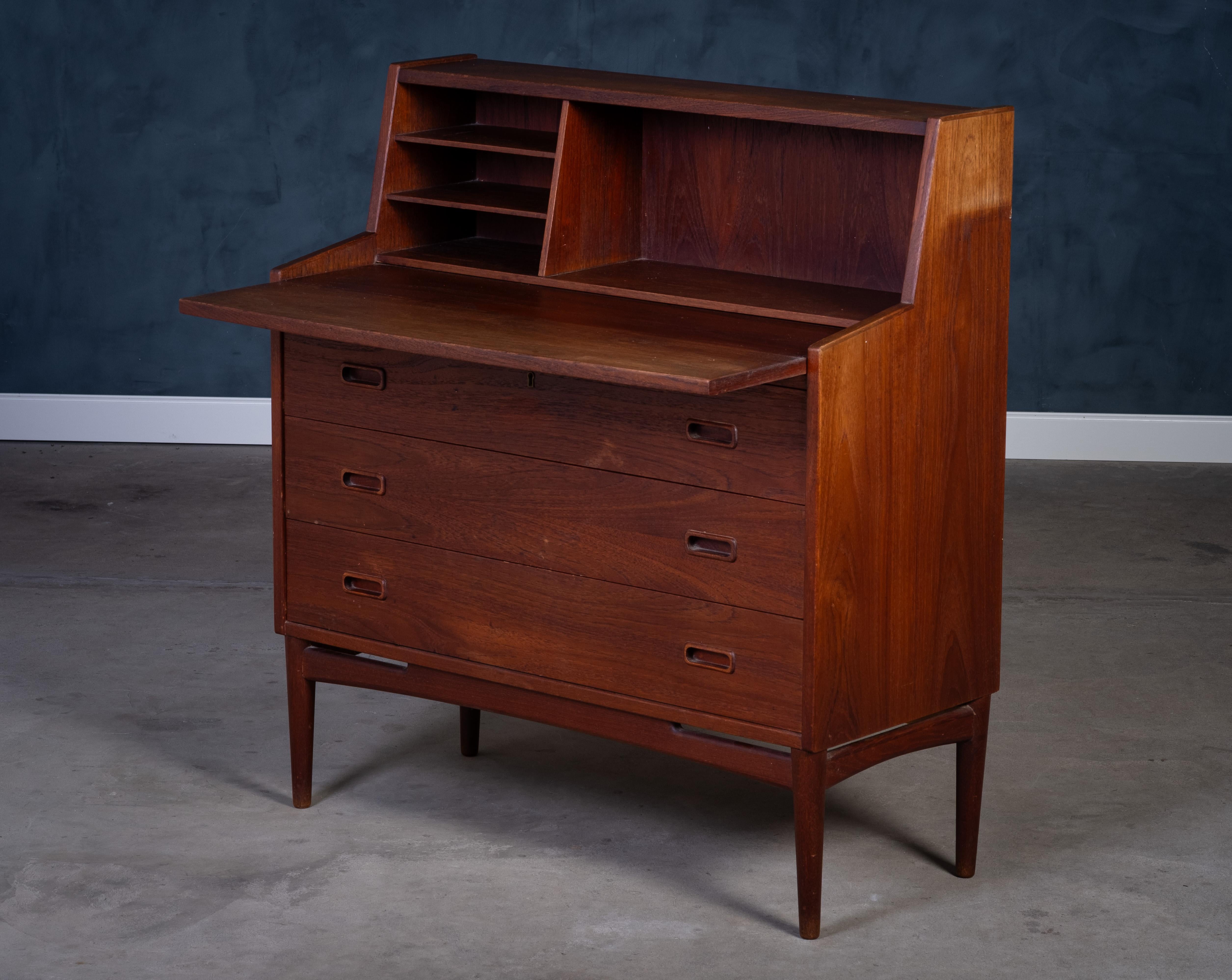 Metà XX secolo Scrivania in teak danese di metà secolo, anni '60 in vendita