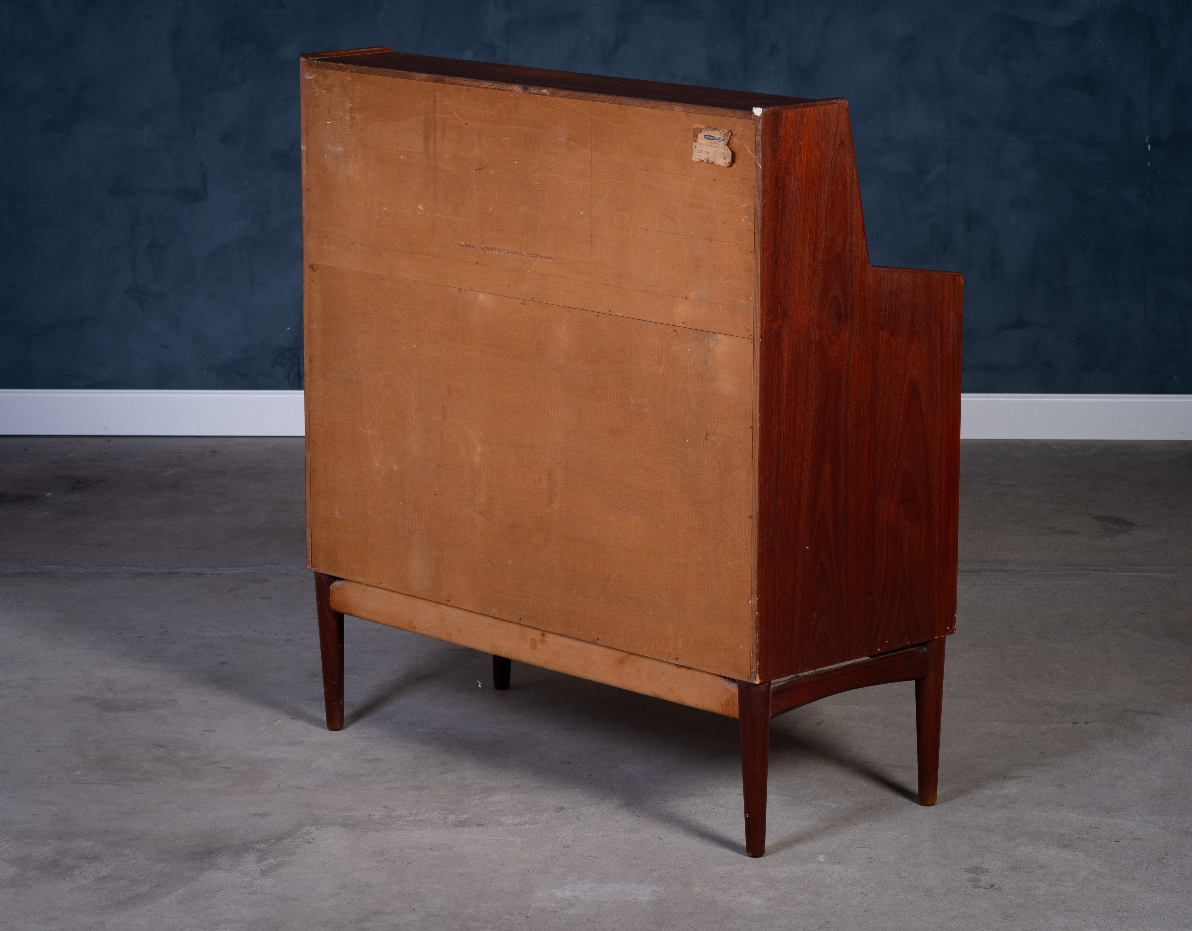 Scrivania in teak danese di metà secolo, anni '60 in vendita 2