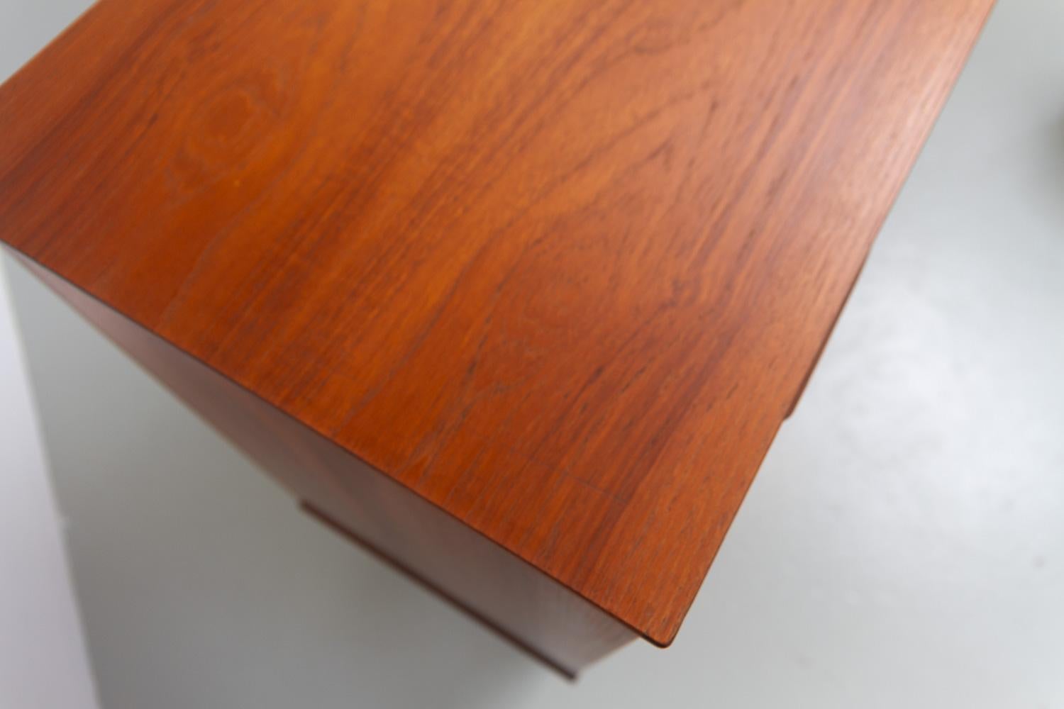 Danish Mid-Century Teak Dresser by Ejsing Møbelfabrik, 1960s. For Sale 12