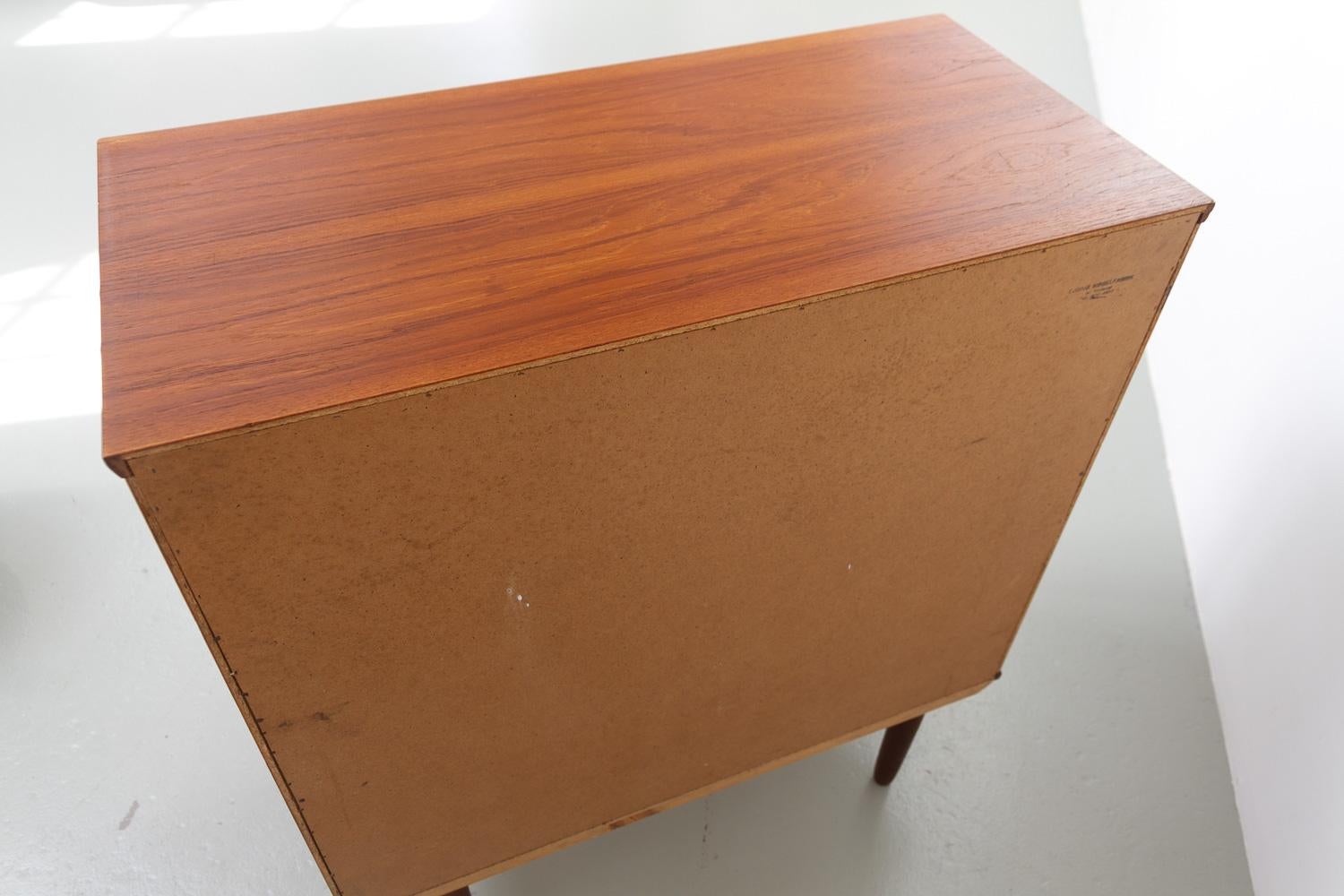 Danish Mid-Century Teak Dresser by Ejsing Møbelfabrik, 1960s. For Sale 14