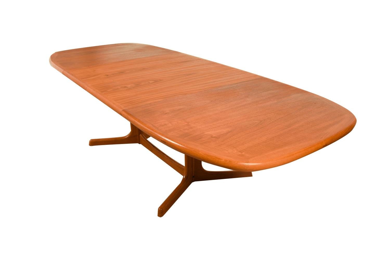 Late 20th Century Danish Mid-Century Teak Expandable Dining Table For Sale