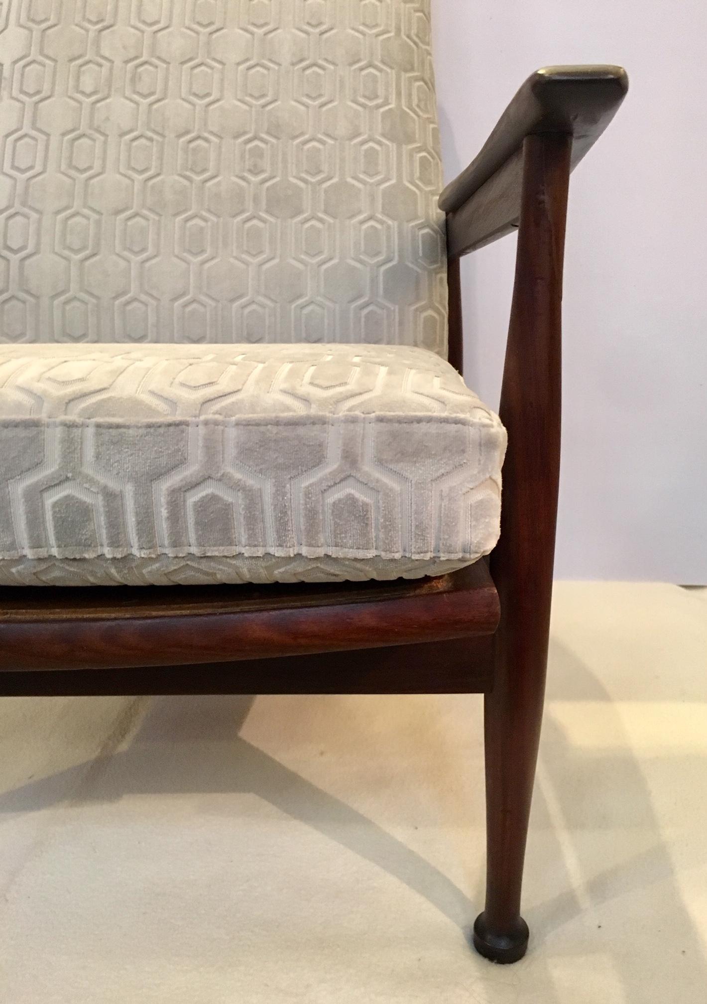 Danish folding armchair in dark teak wood and reupholstered in gray velvet with geometric pattern.

   