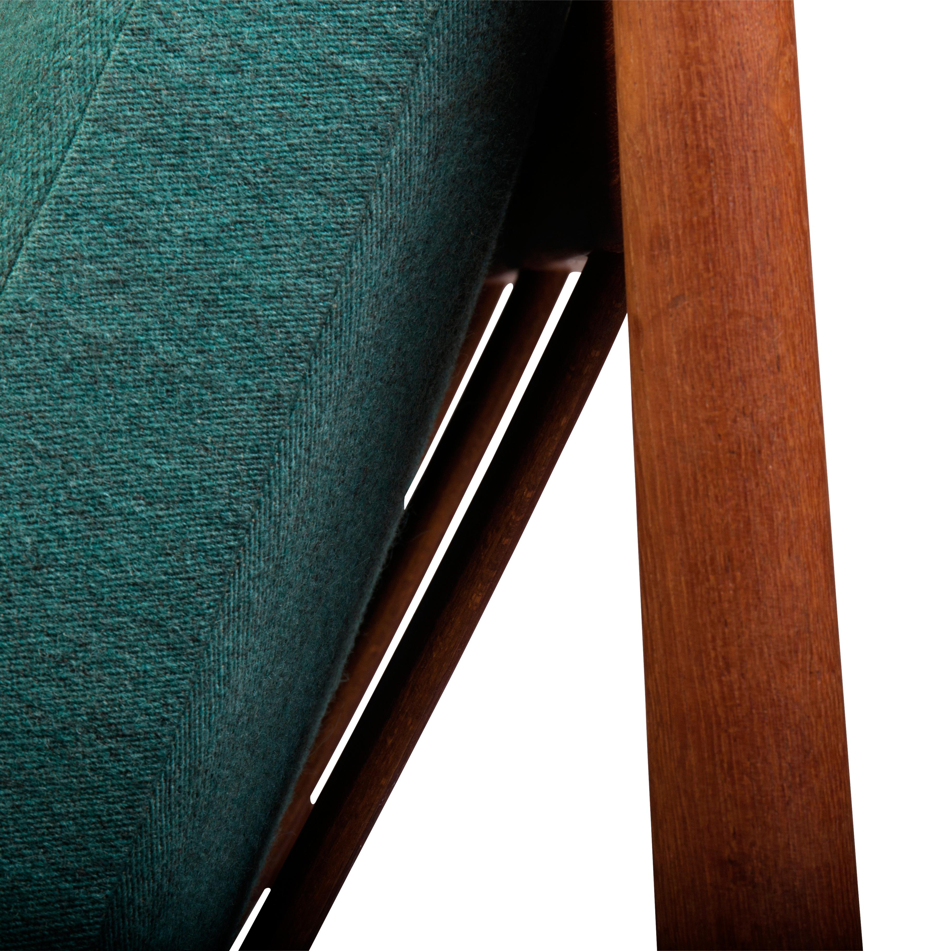 Tessuto Divano danese di metà secolo con struttura in teak e cuscini a molle originali in vendita