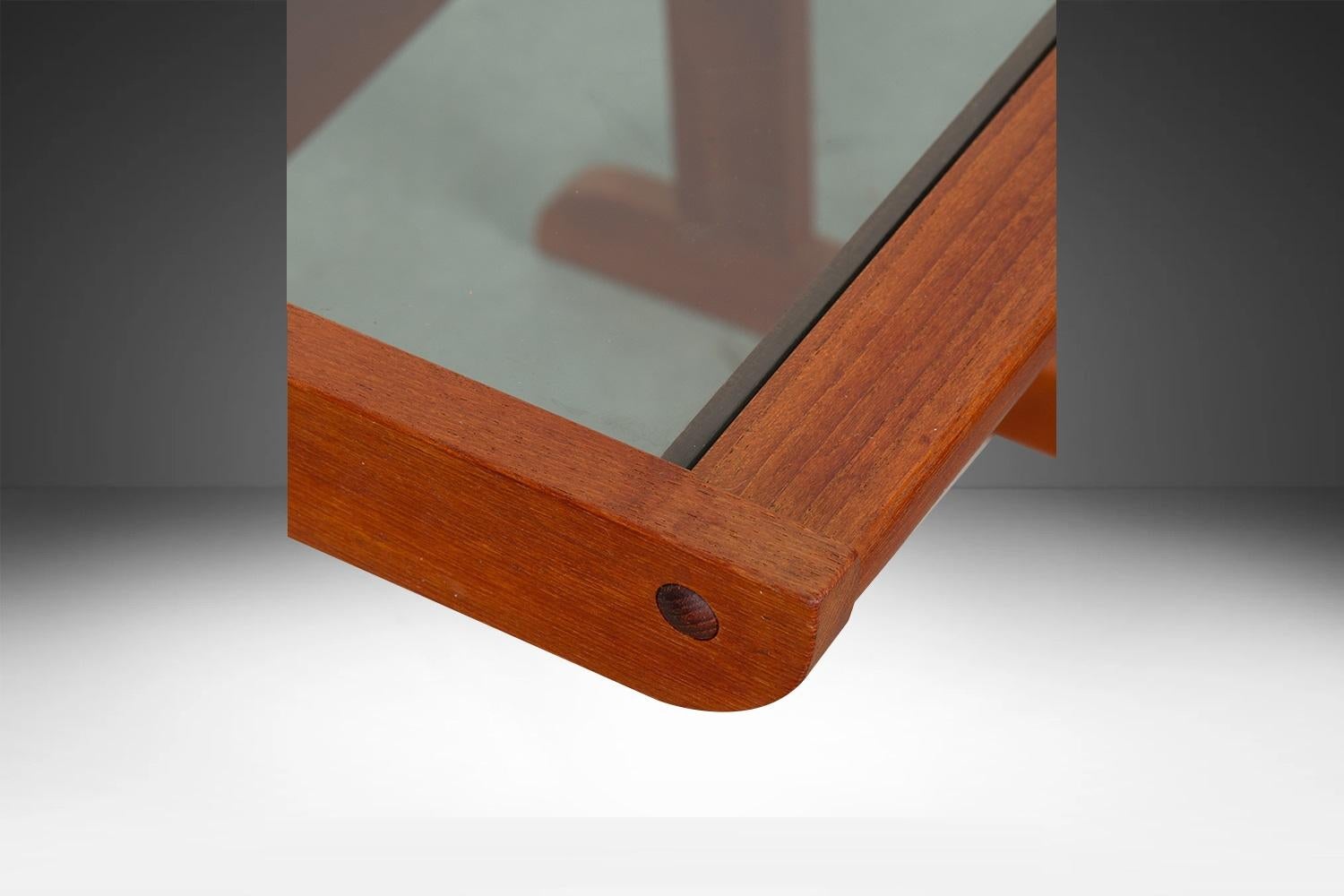 Danish Mid Century Teak Glass Top Nesting Tables For Sale 1