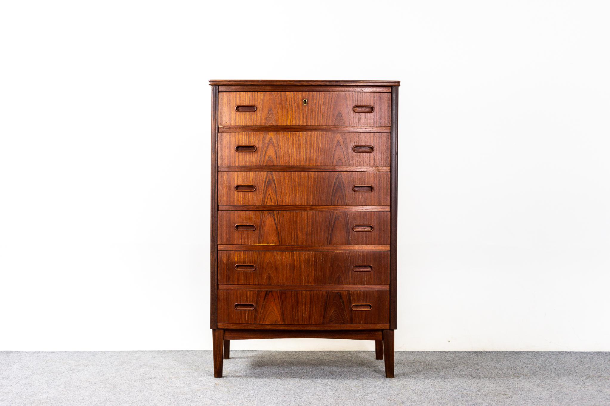 Teak dresser, circa 1960's. Six drawer dresser with solid wood edging with stunning book-matched veneer on all drawer faces and dovetail construction. Bow front design is subtle and elegant, solid wood, removable legs too.

Unrestored item, some