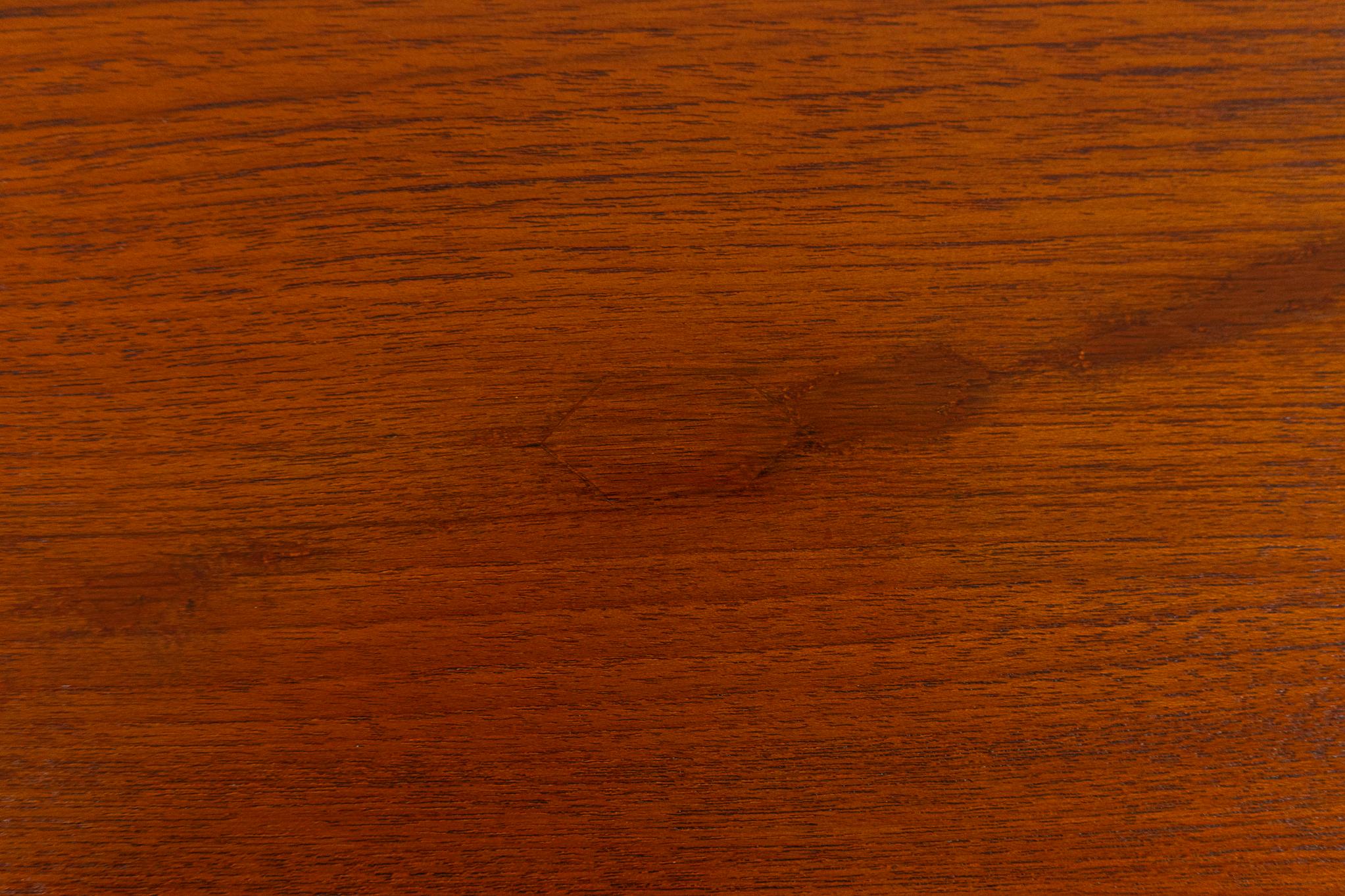 Danese Comò Highboy danese in teak della metà del secolo scorso in vendita