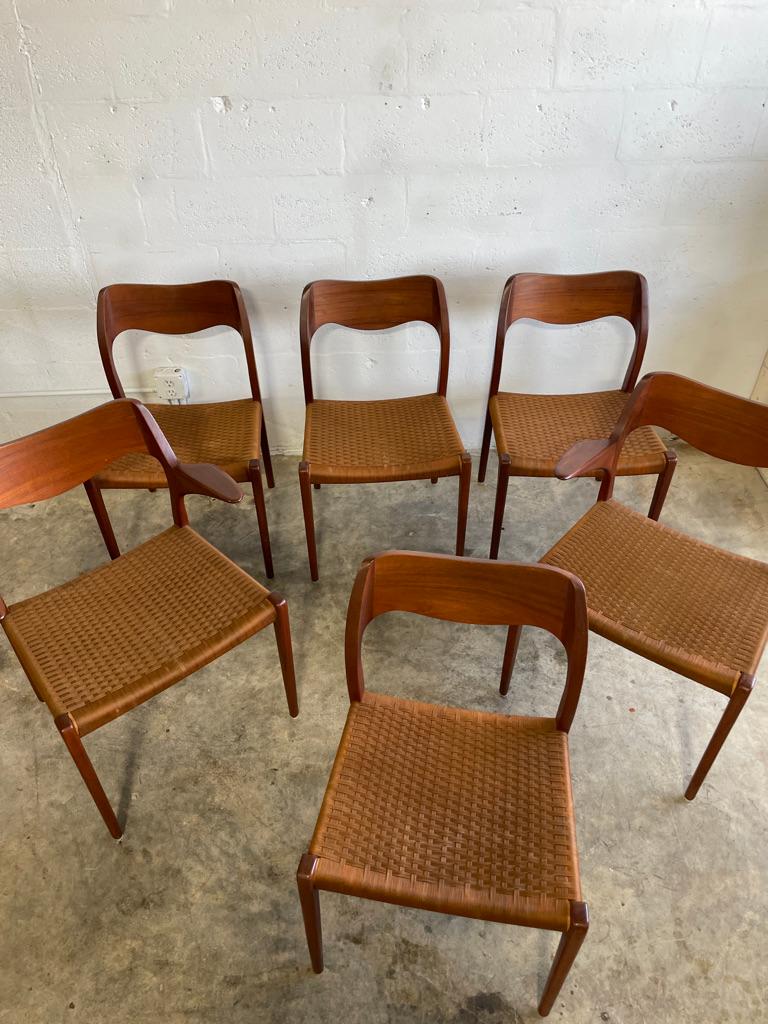 Chaises de salle à manger danoises en teck Model No 55 et Model 71 du milieu du siècle Bon état - En vente à Fort Lauderdale, FL