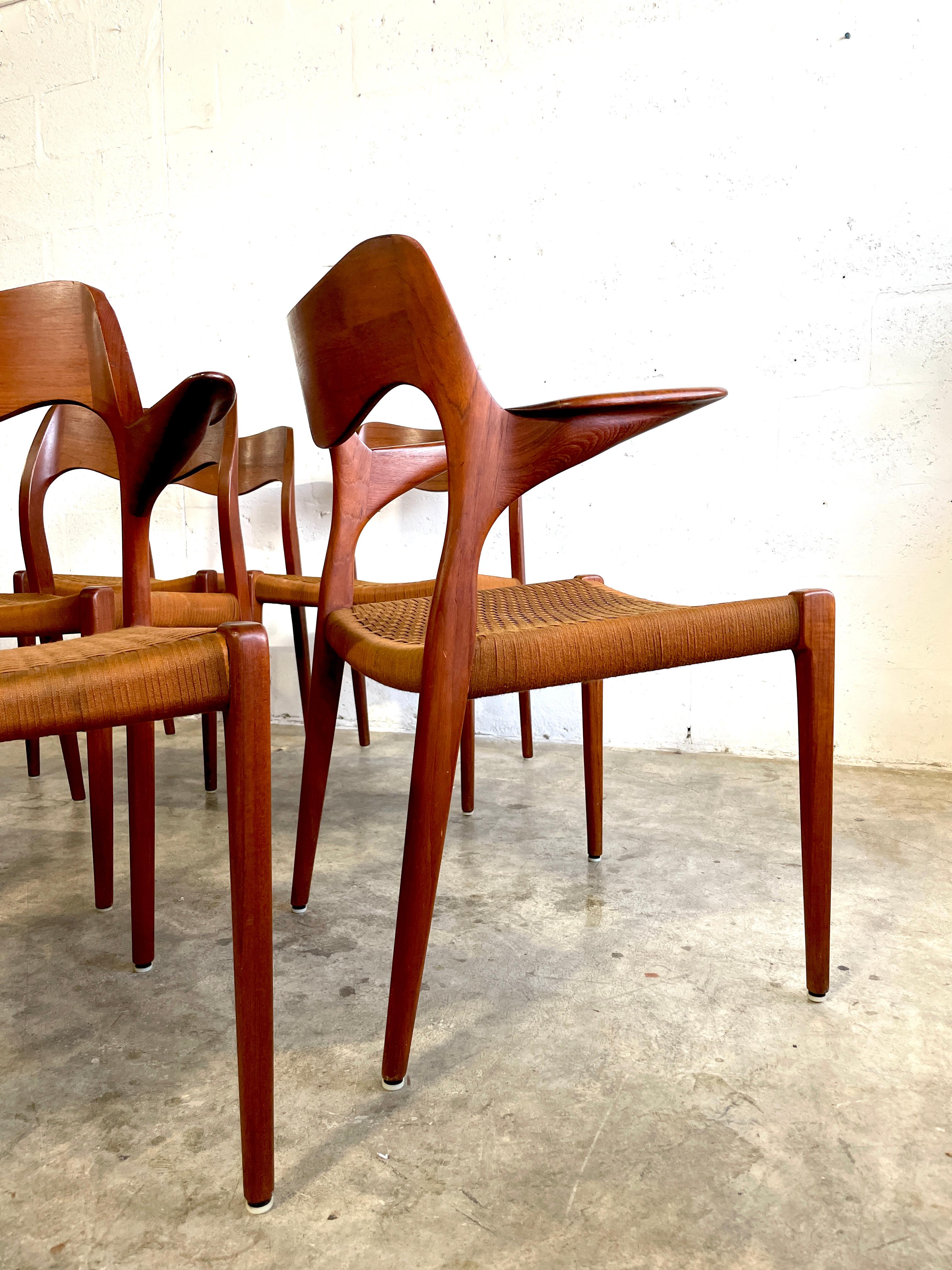 20ième siècle Chaises de salle à manger danoises en teck Model No 55 et Model 71 du milieu du siècle en vente