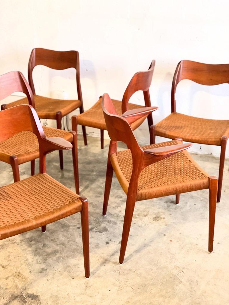 Chaises de salle à manger danoises en teck Model No 55 et Model 71 du milieu du siècle en vente 1