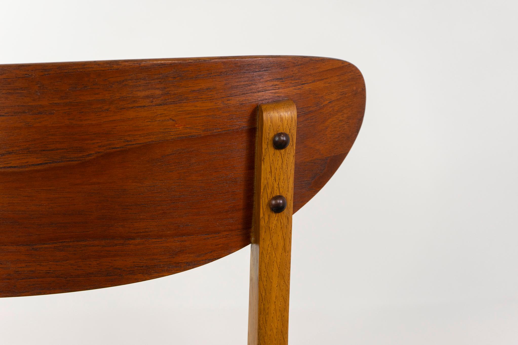 Dänischer Esszimmerstuhl aus Teak und Eiche, Mitte des Jahrhunderts im Angebot 3