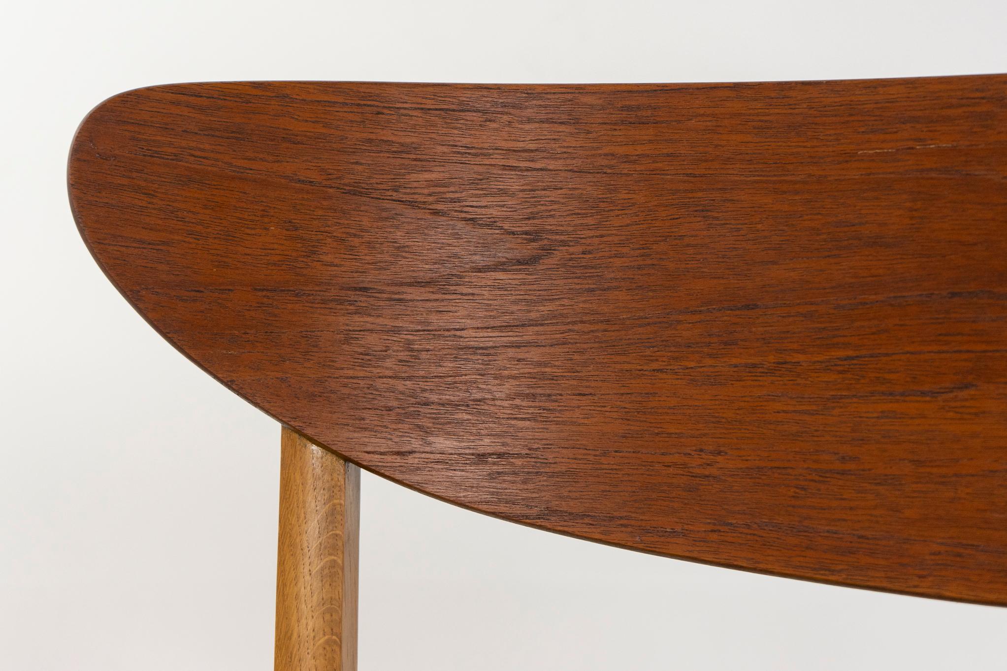 Dänischer Esszimmerstuhl aus Teak und Eiche, Mitte des Jahrhunderts (Skandinavische Moderne) im Angebot