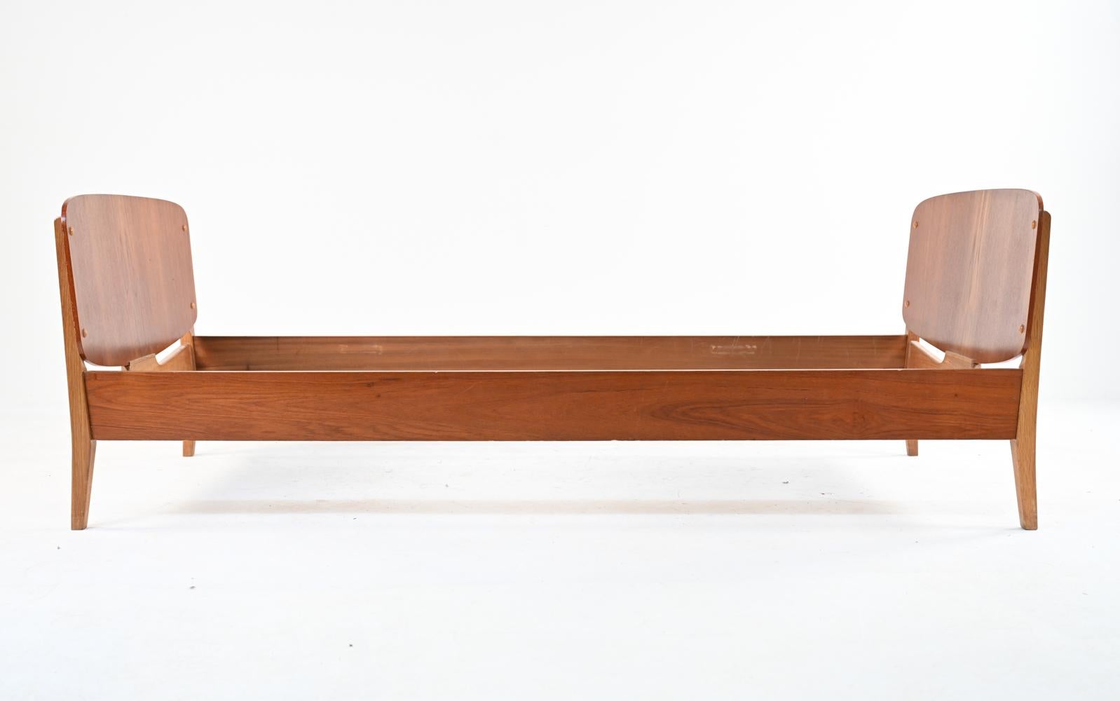 Mahogany Danish Mid-Century Teak & Oak Daybed, Style of Hans Wegner