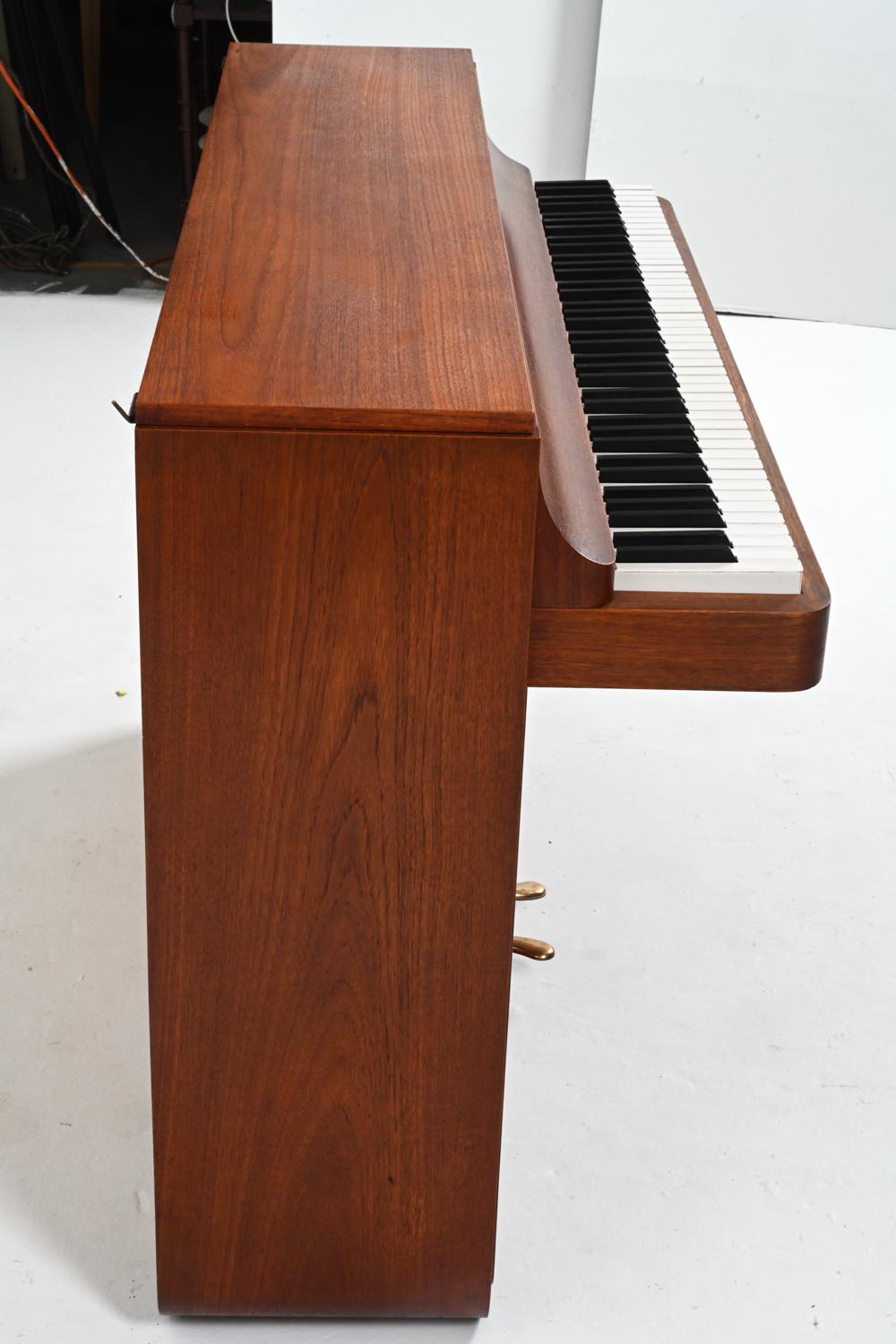 Dänisches Teakholz-Klavier aus der Jahrhundertmitte von Louis Zwicki, ca. 1960 im Angebot 9
