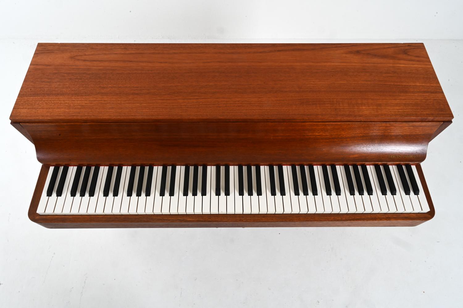 Dänisches Teakholz-Klavier aus der Jahrhundertmitte von Louis Zwicki, ca. 1960 (20. Jahrhundert) im Angebot