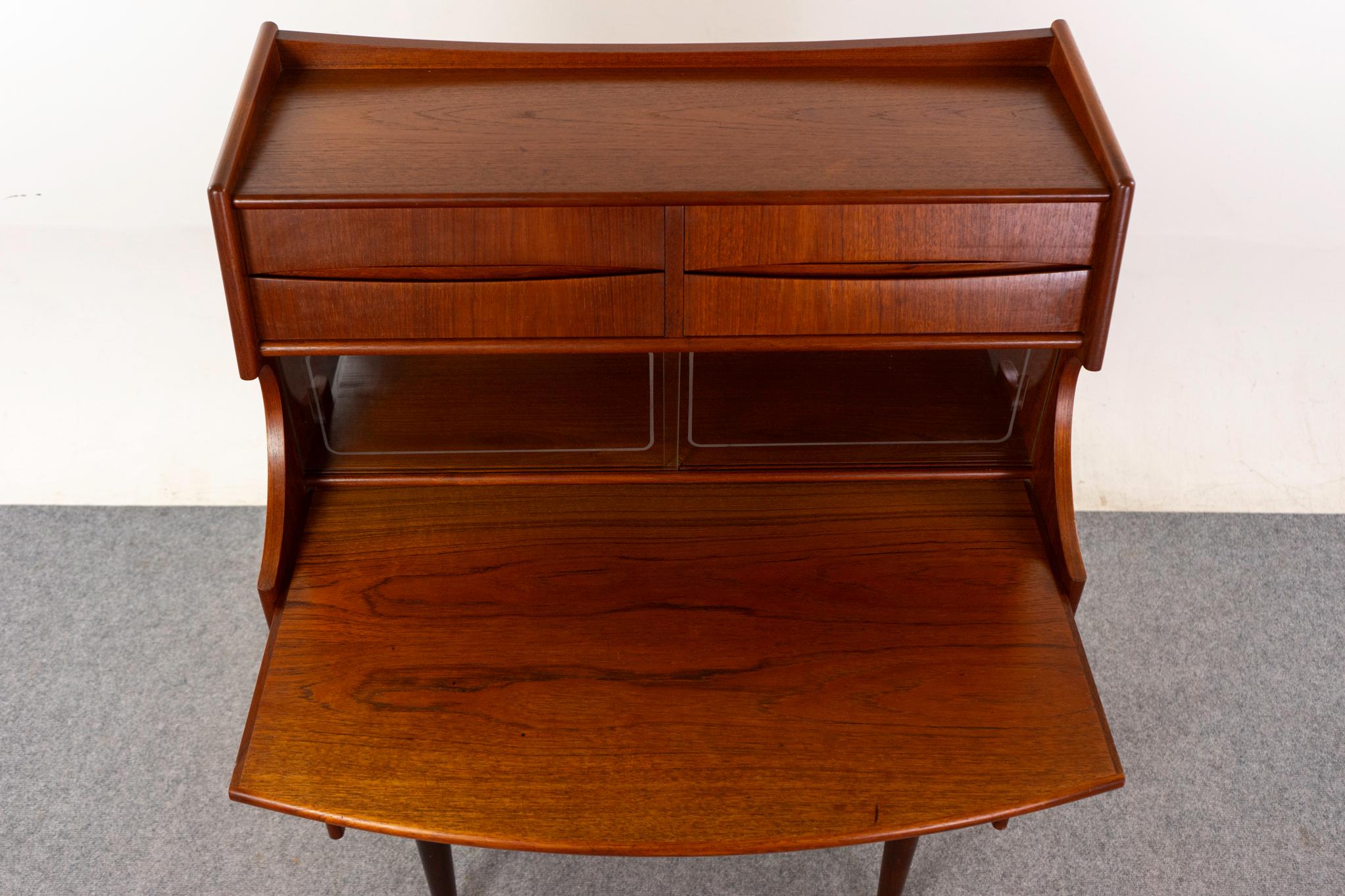 Dänischer Mid Century Sekretär aus Teakholz im Angebot 4
