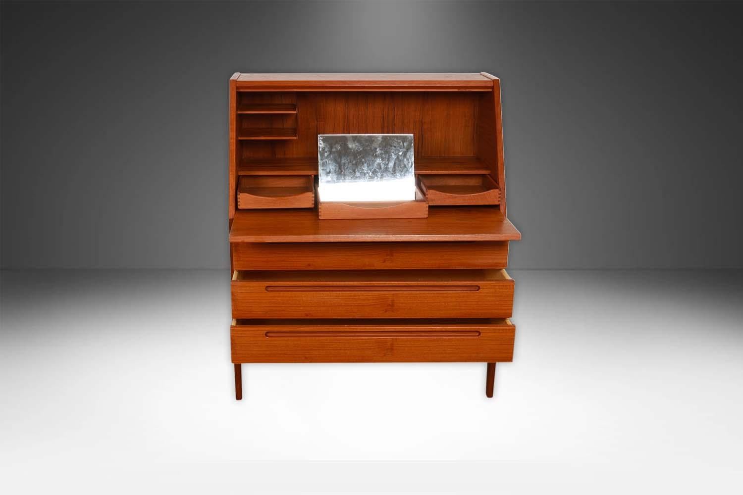 Danish Mid Century Teak Secretary Desk Vanity with Mirror Kai Kristiansen In Fair Condition For Sale In Baltimore, MD