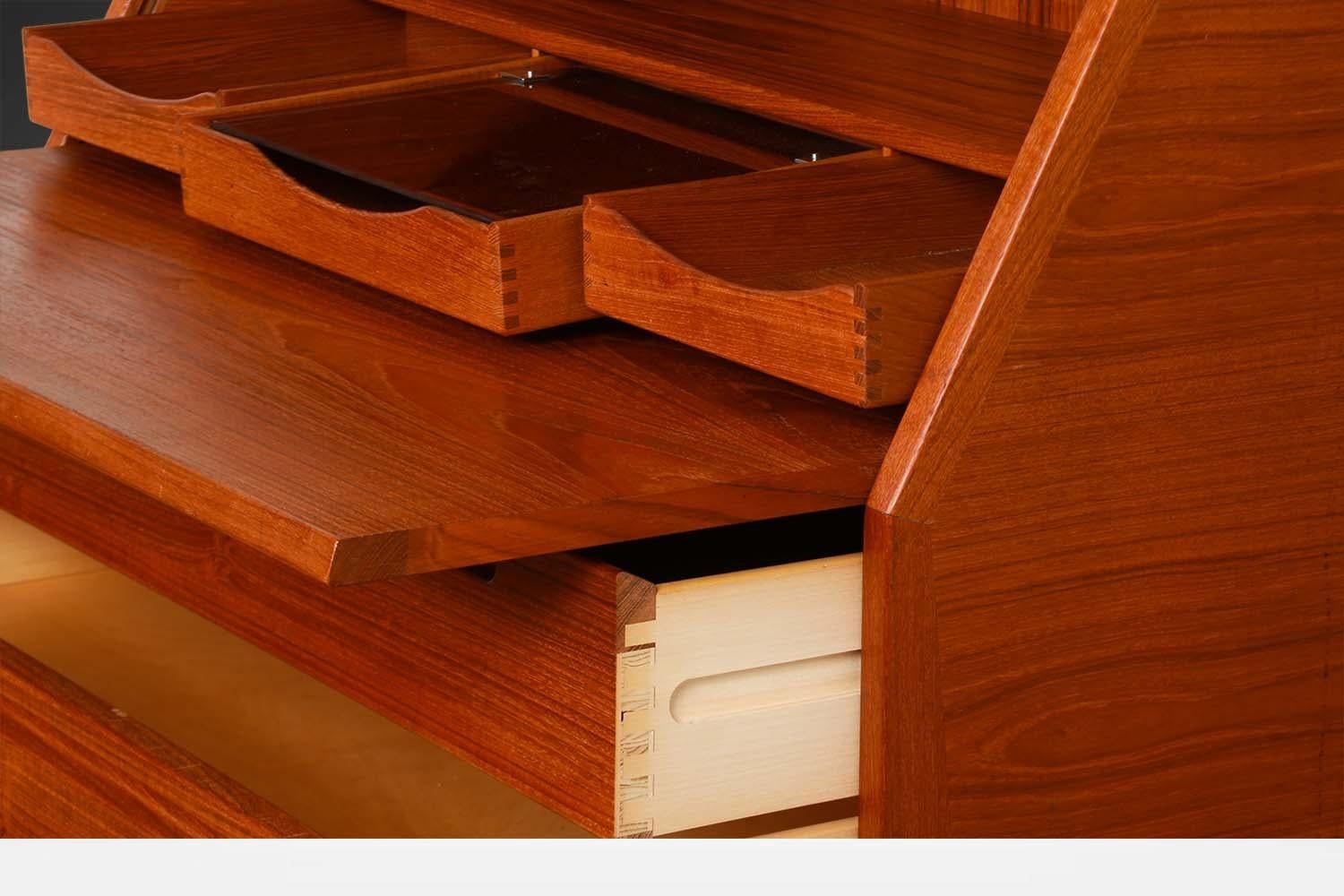 Danish Mid Century Teak Secretary Desk Vanity with Mirror Kai Kristiansen For Sale 3