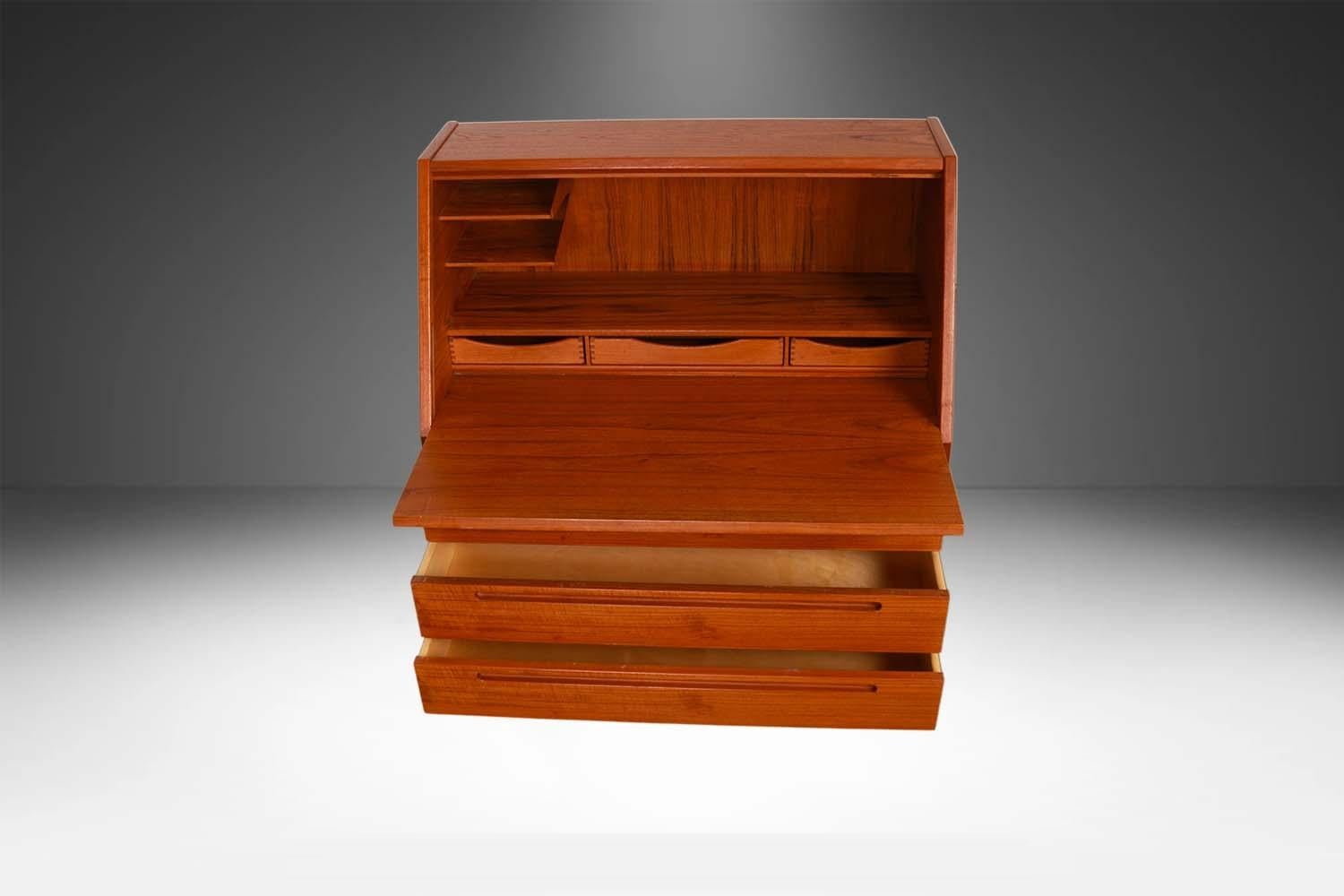 Danish Mid Century Teak Secretary Desk Vanity with Mirror Kai Kristiansen For Sale 4