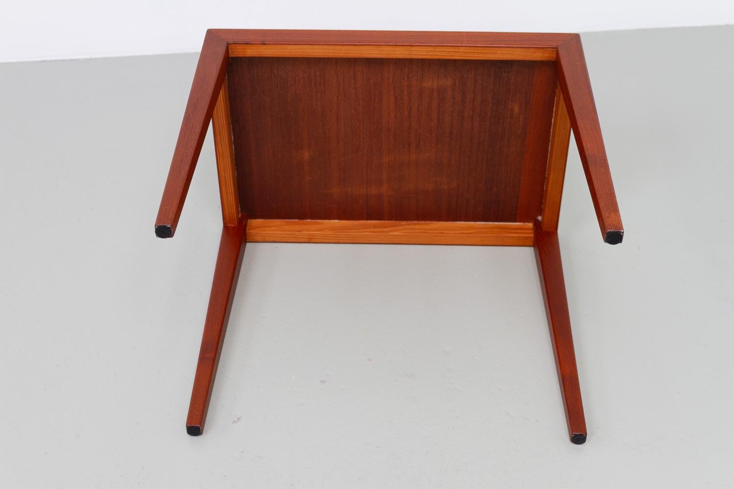 Table d'appoint danoise en teck du milieu du siècle, années 1960. en vente 3