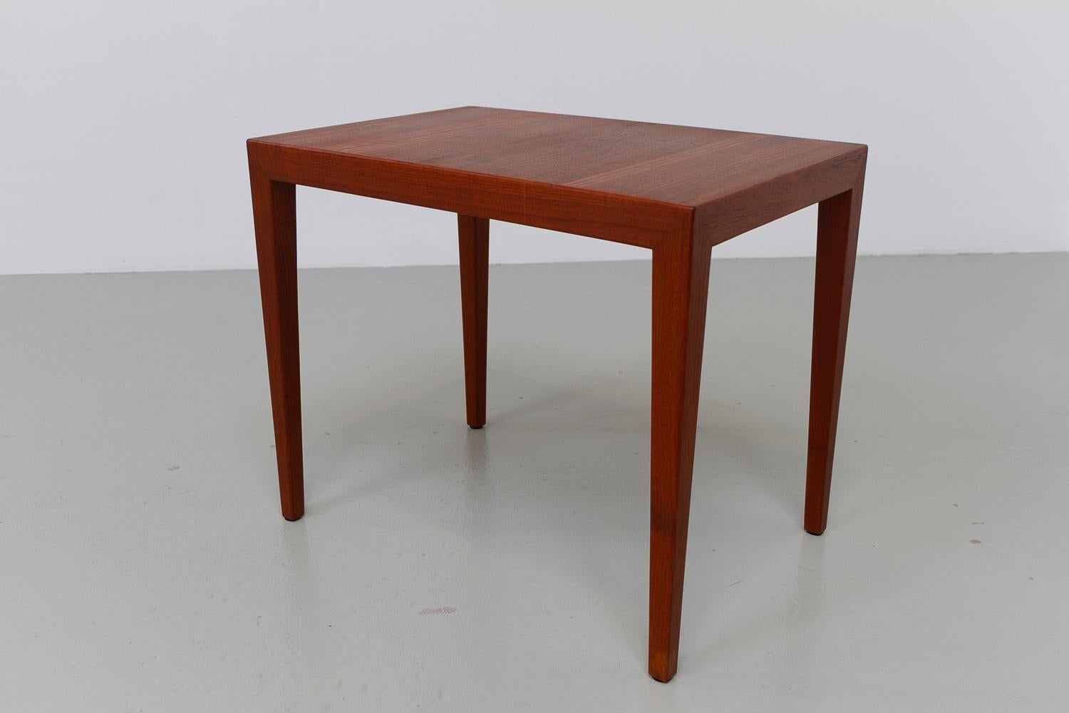 Teck Table d'appoint danoise en teck du milieu du siècle, années 1960. en vente