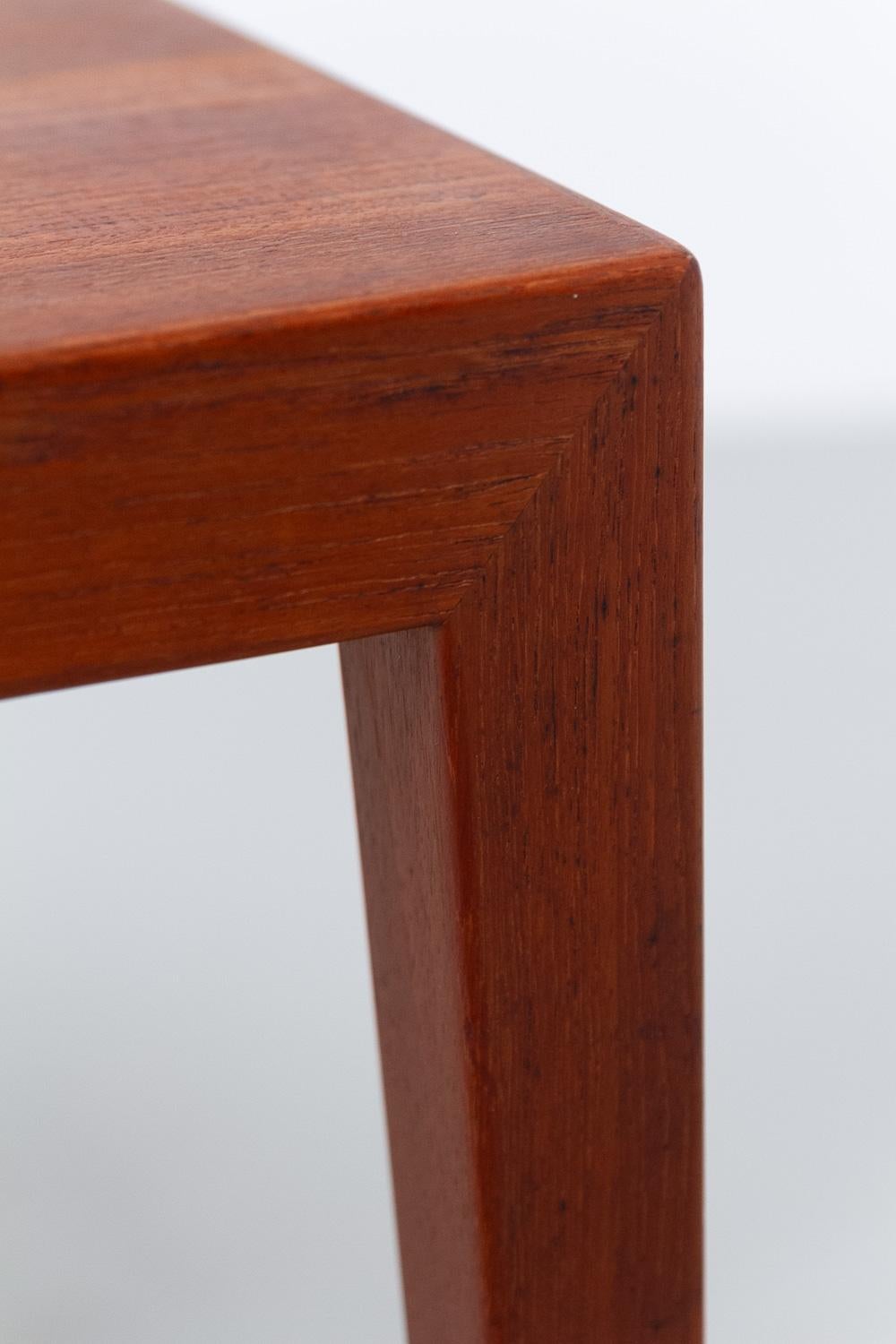 Table d'appoint danoise en teck du milieu du siècle, années 1960. en vente 2
