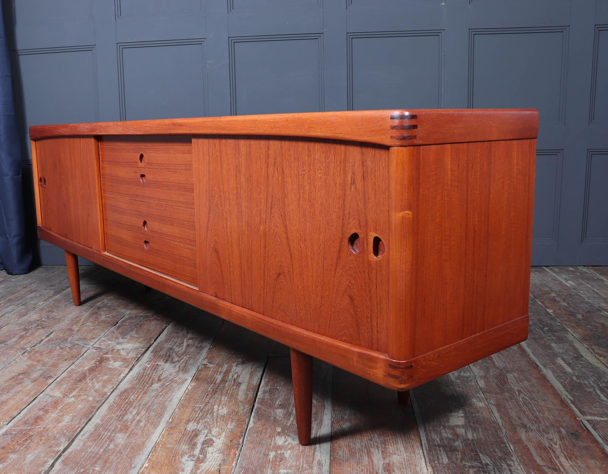 Credenza in teak danese del metà secolo di H. H. Klien per Bramin in vendita 7