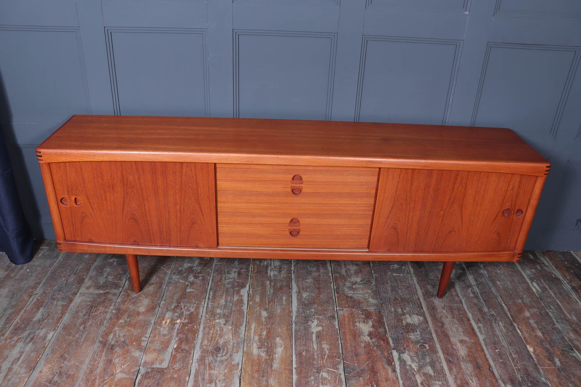 Metà XX secolo Credenza in teak danese del metà secolo di H. H. Klien per Bramin in vendita